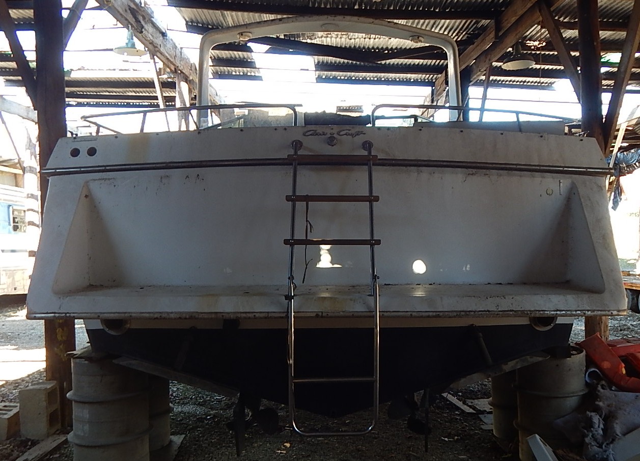 1987 33' Chris Craft 'Amerosport' Watercraft Boat - Project