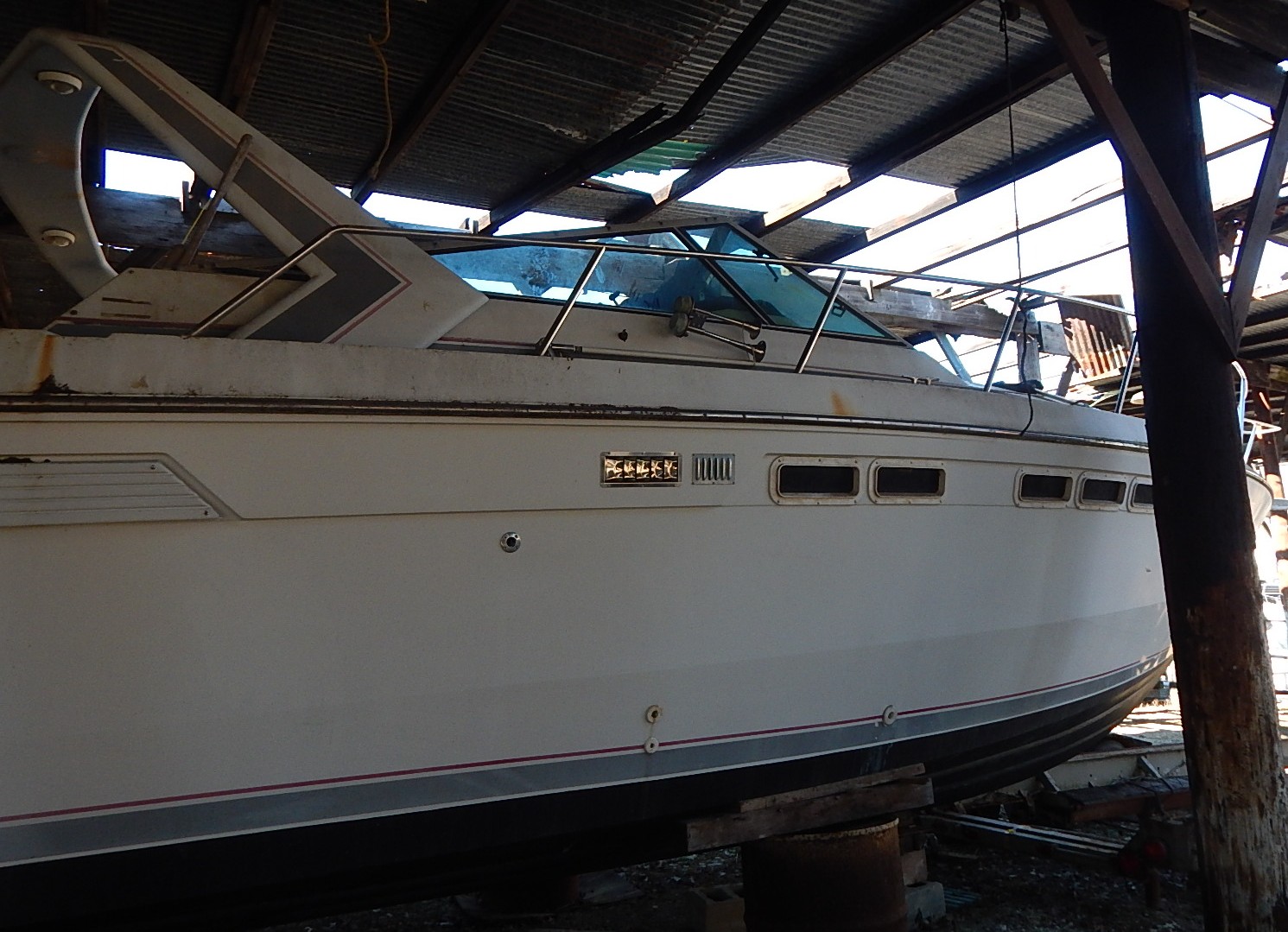 1987 33' Chris Craft 'Amerosport' Watercraft Boat - Project