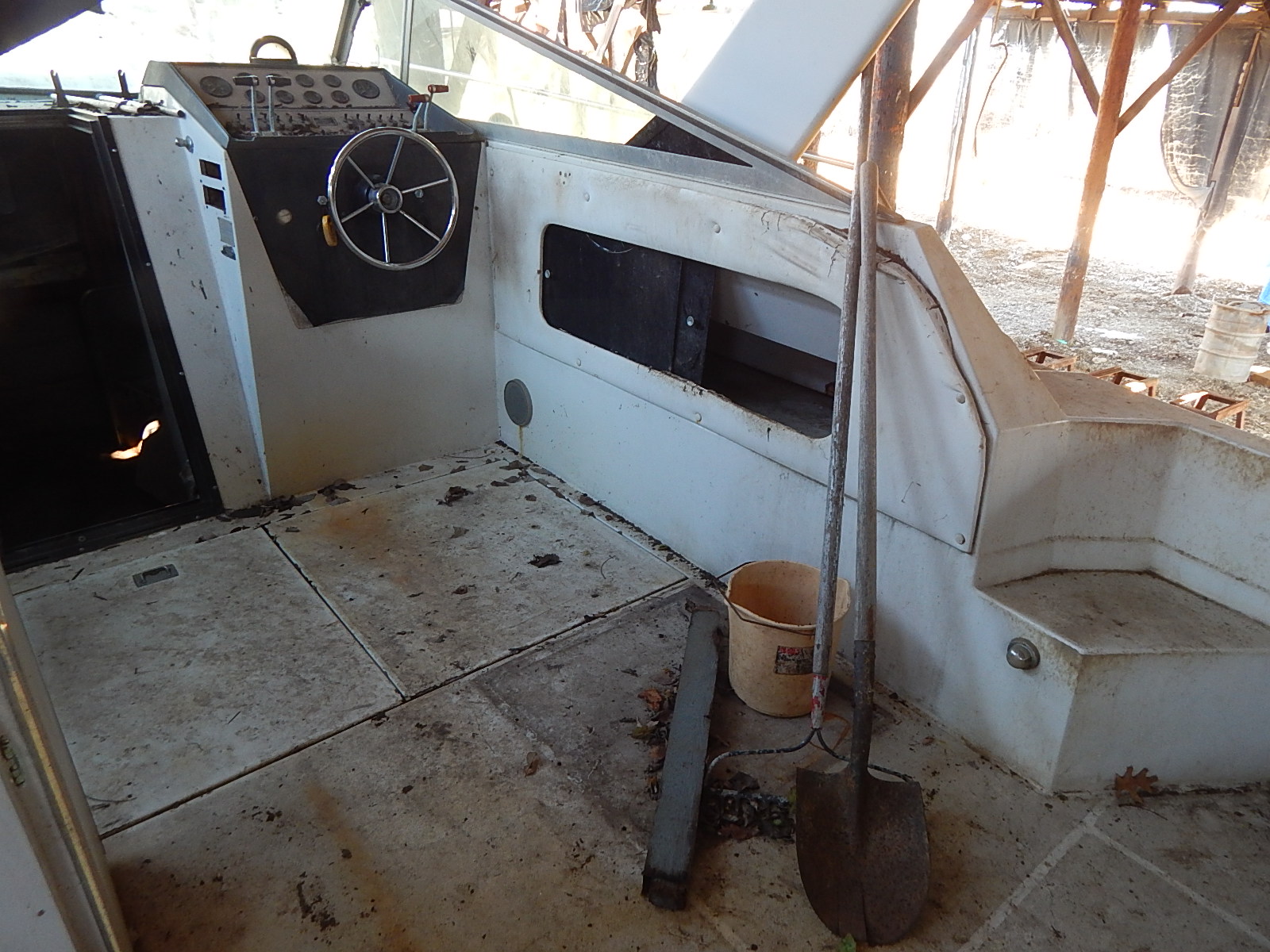 1987 33' Chris Craft 'Amerosport' Watercraft Boat - Project