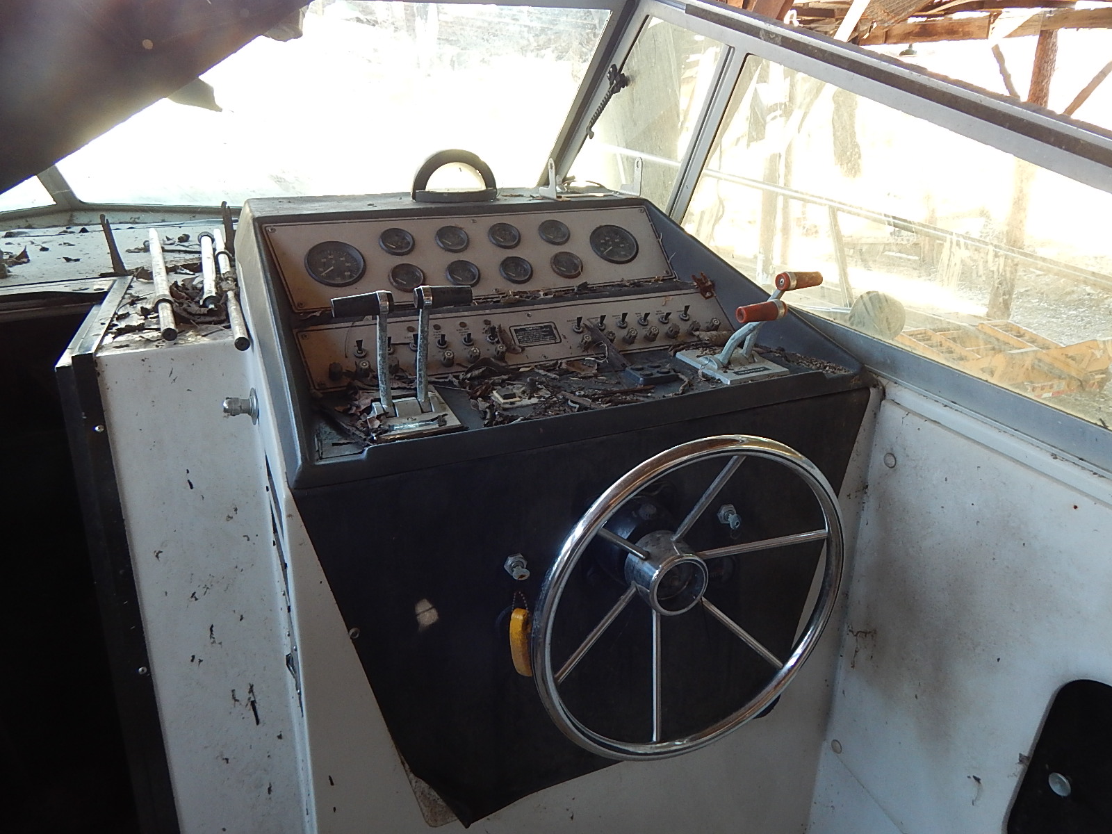 1987 33' Chris Craft 'Amerosport' Watercraft Boat - Project