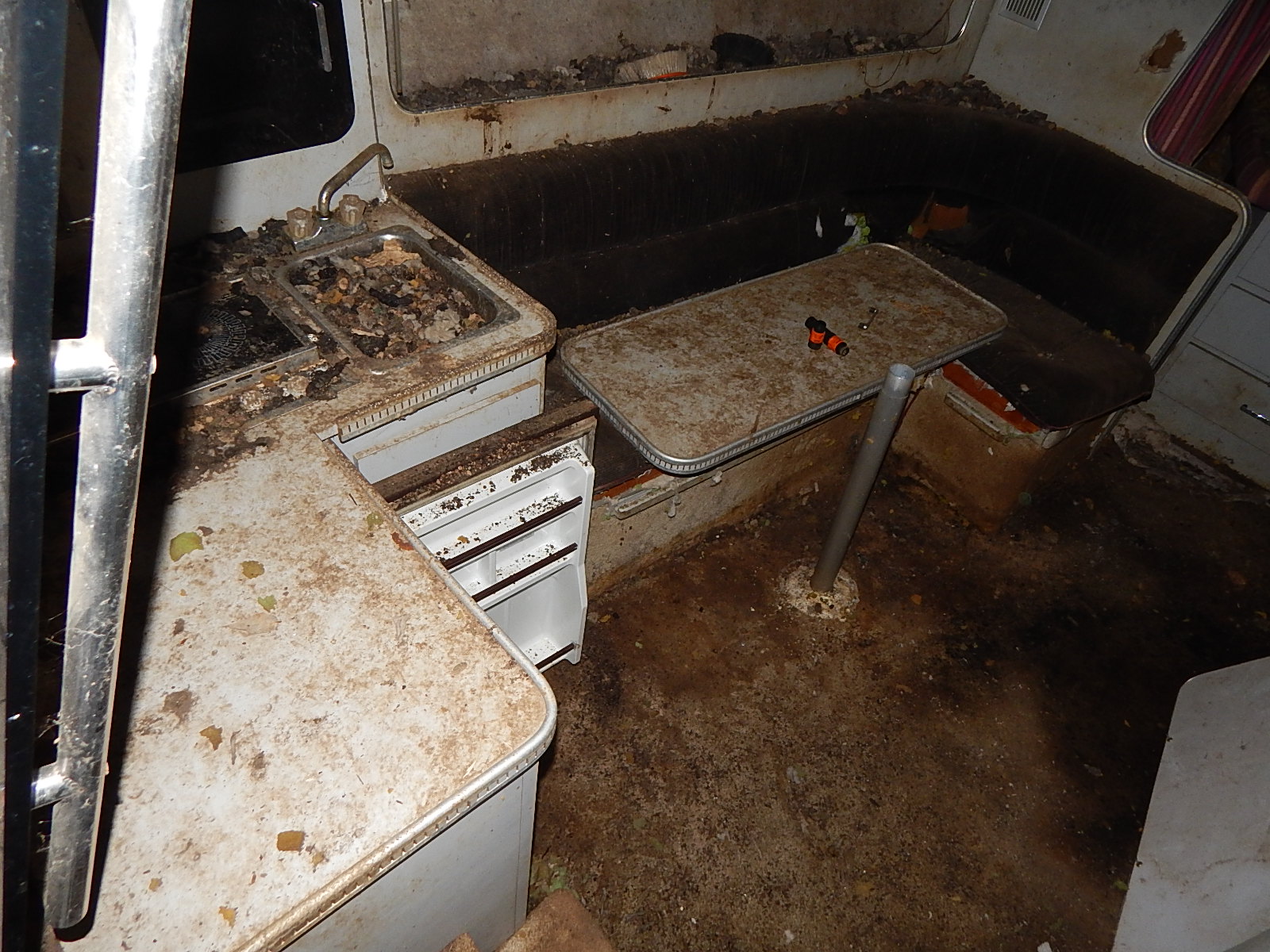 1987 33' Chris Craft 'Amerosport' Watercraft Boat - Project