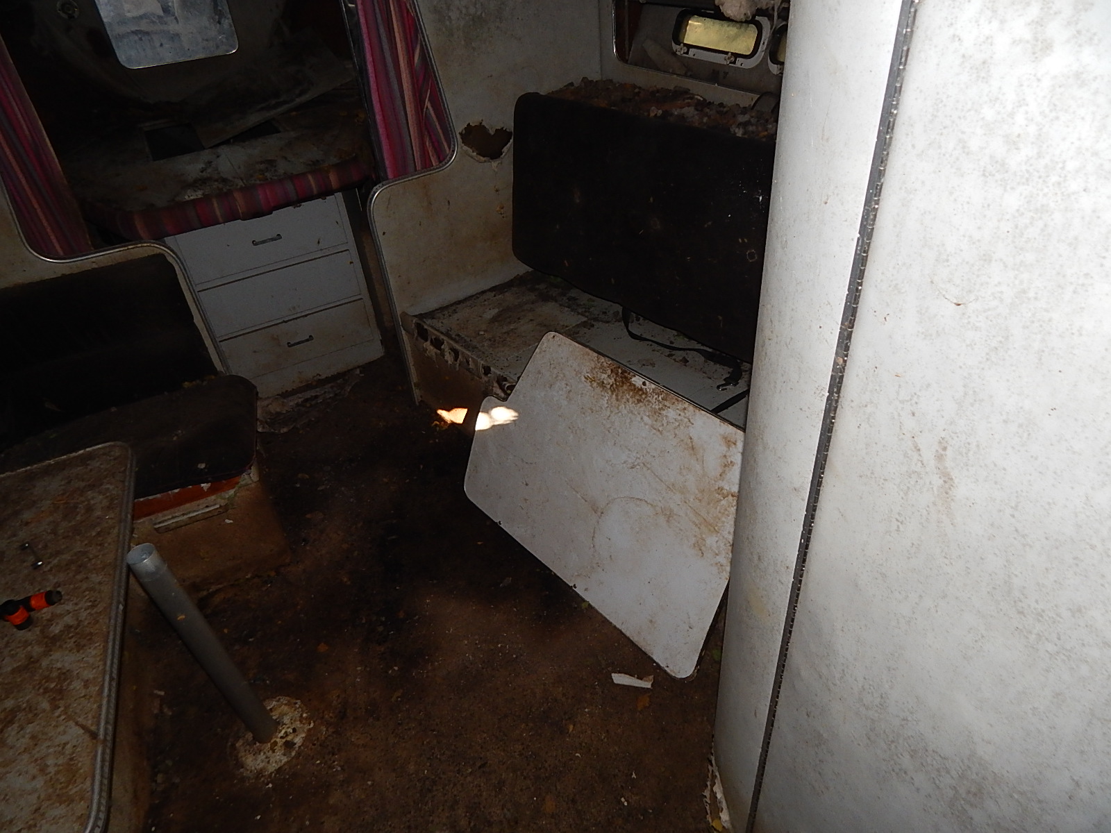 1987 33' Chris Craft 'Amerosport' Watercraft Boat - Project