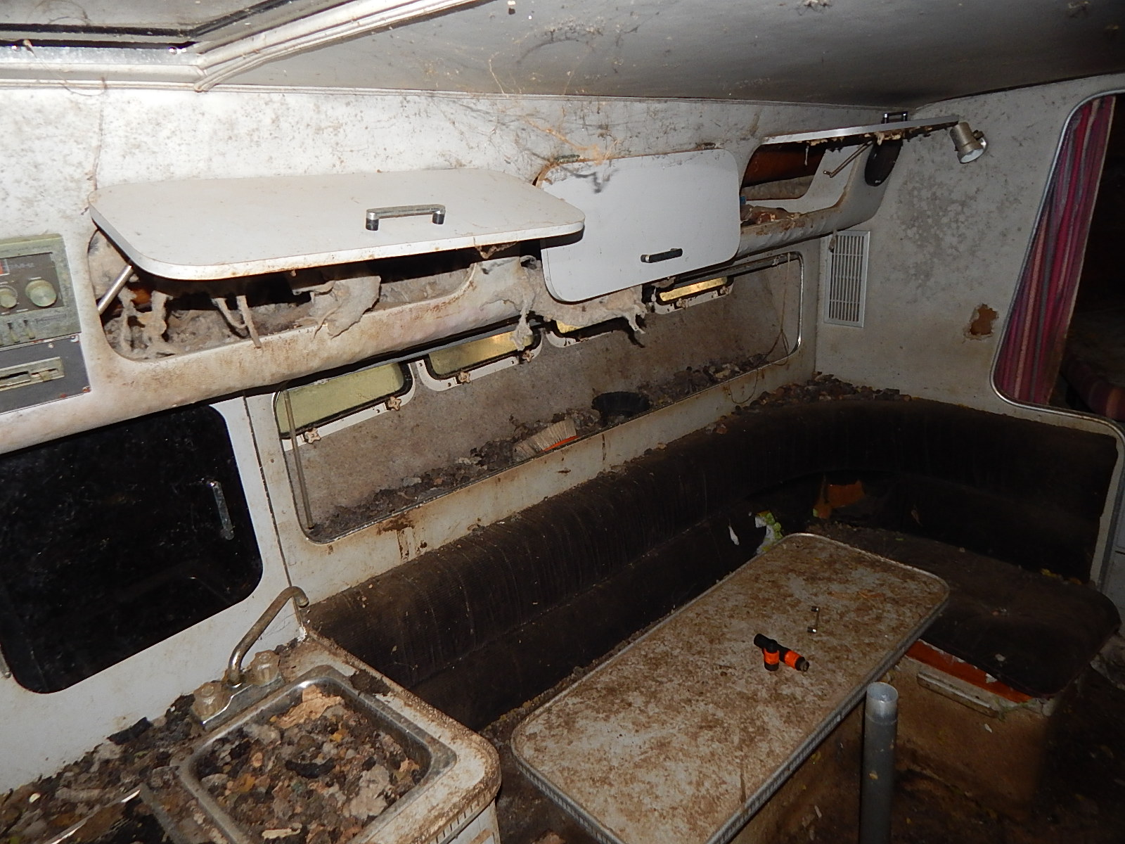 1987 33' Chris Craft 'Amerosport' Watercraft Boat - Project