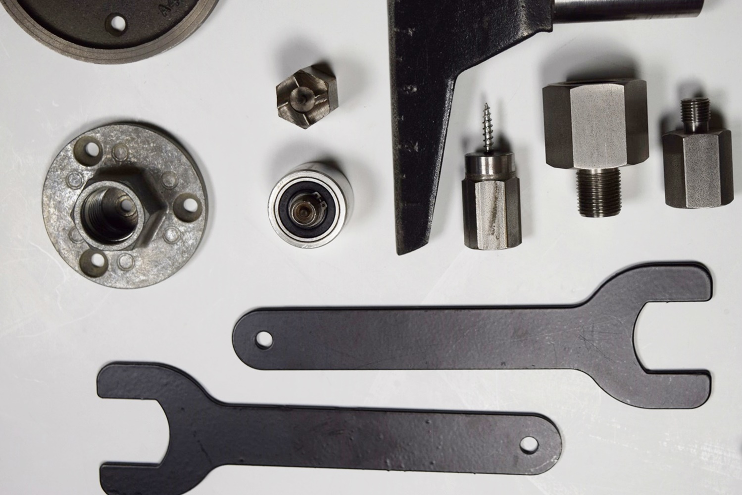 Delta 12" Variable Speed Wood Lathe with Turning Tools and Manual