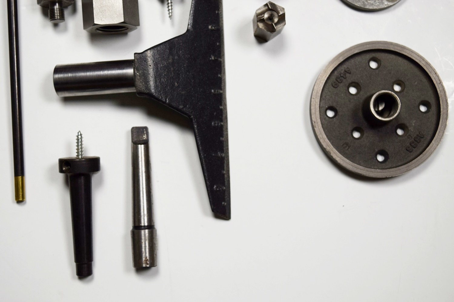 Delta 12" Variable Speed Wood Lathe with Turning Tools and Manual