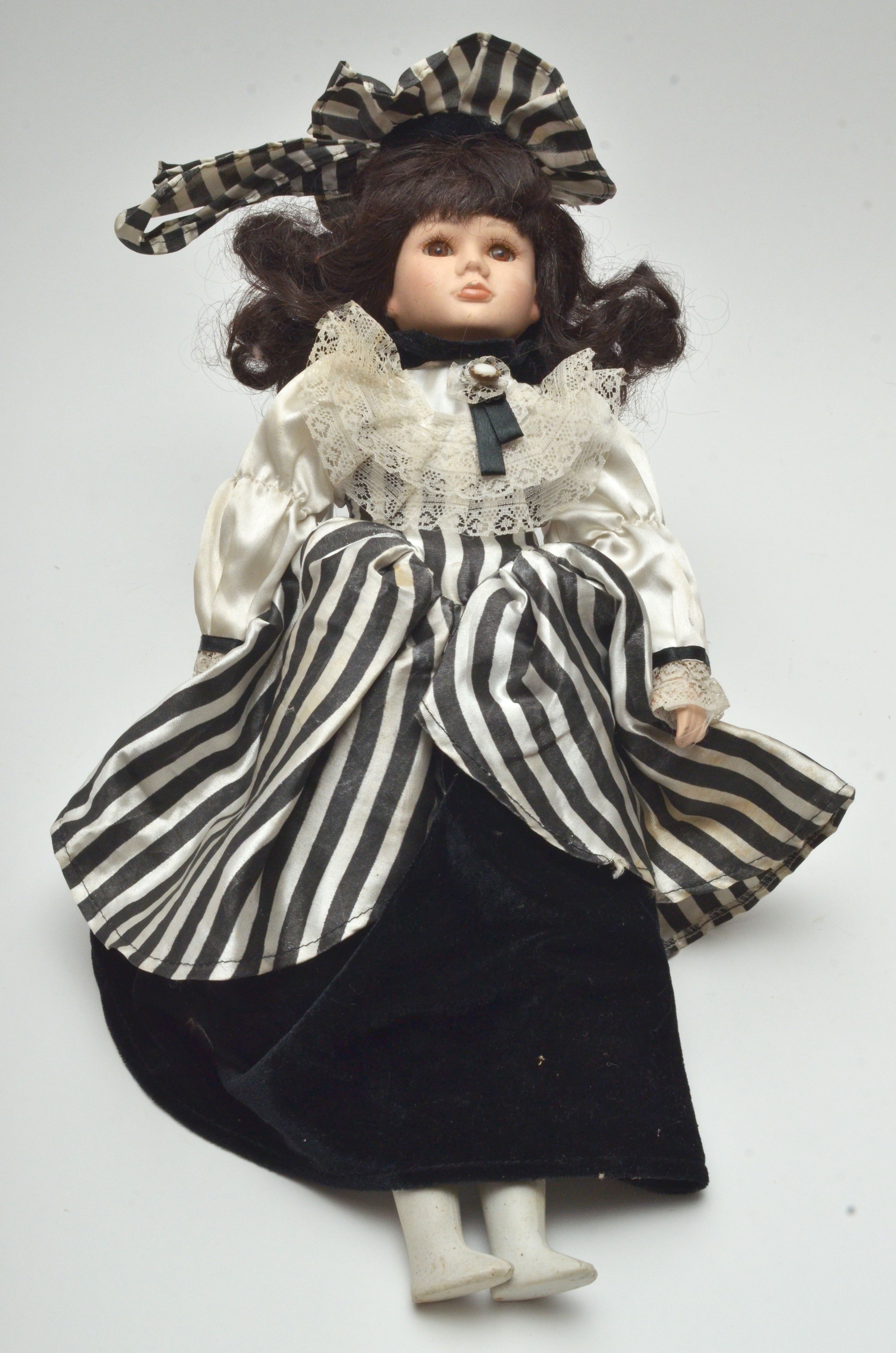 Collection of Heritage Mint Dolls
