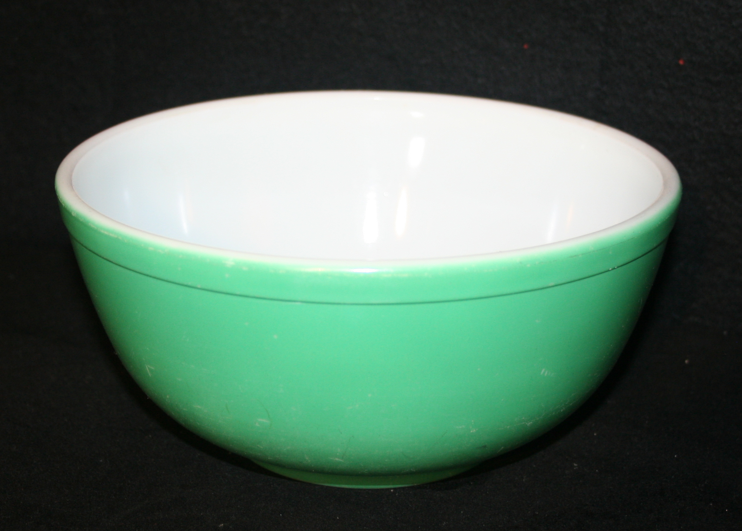 Set of Vintage Pyrex Mixing Bowls