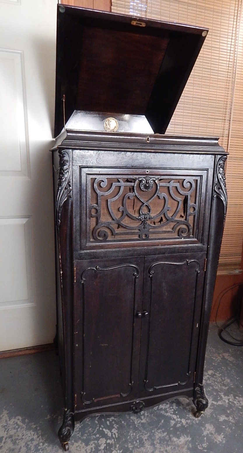 Antique Silvertone Victrola Phonograph