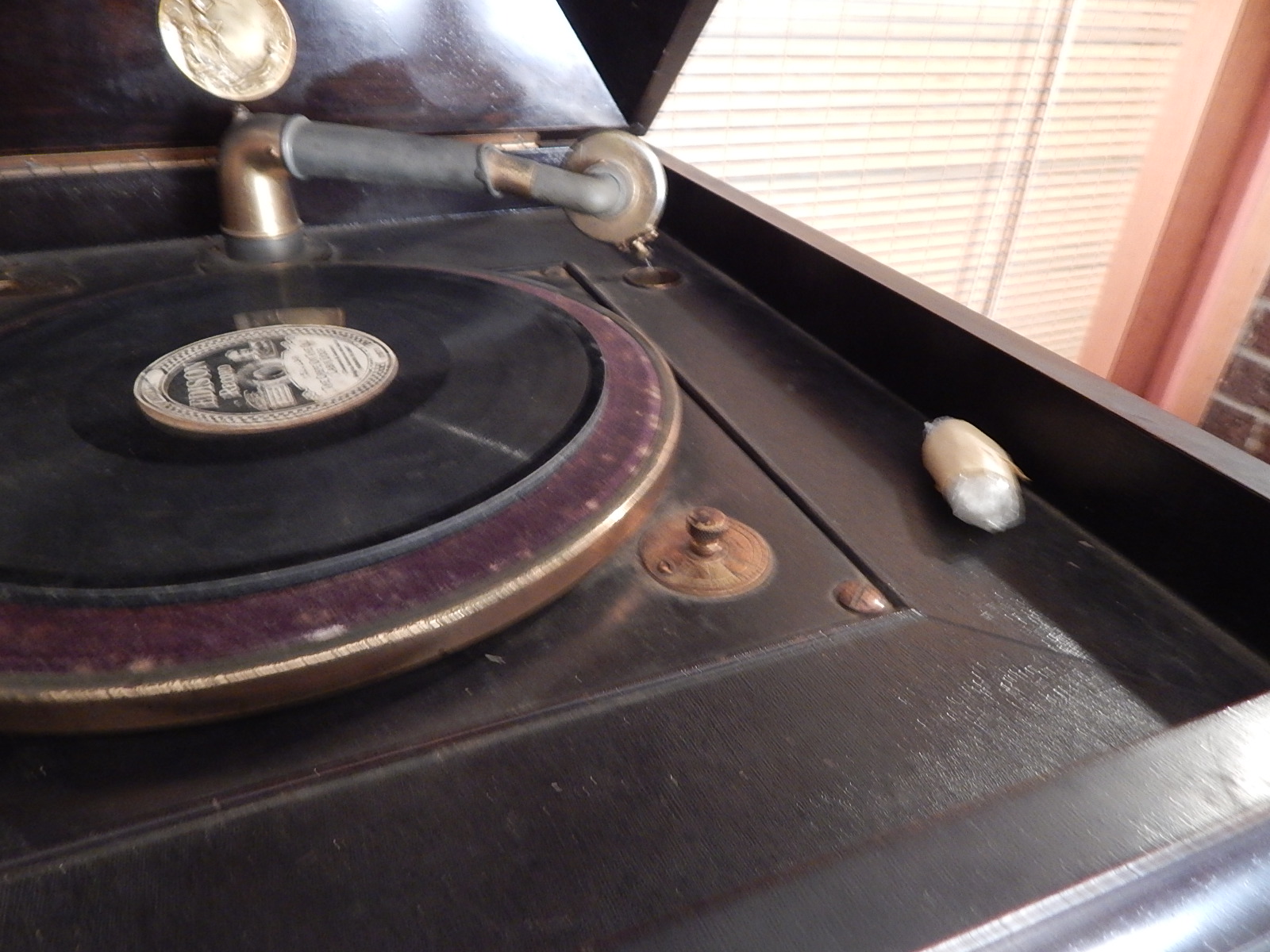 Antique Silvertone Victrola Phonograph