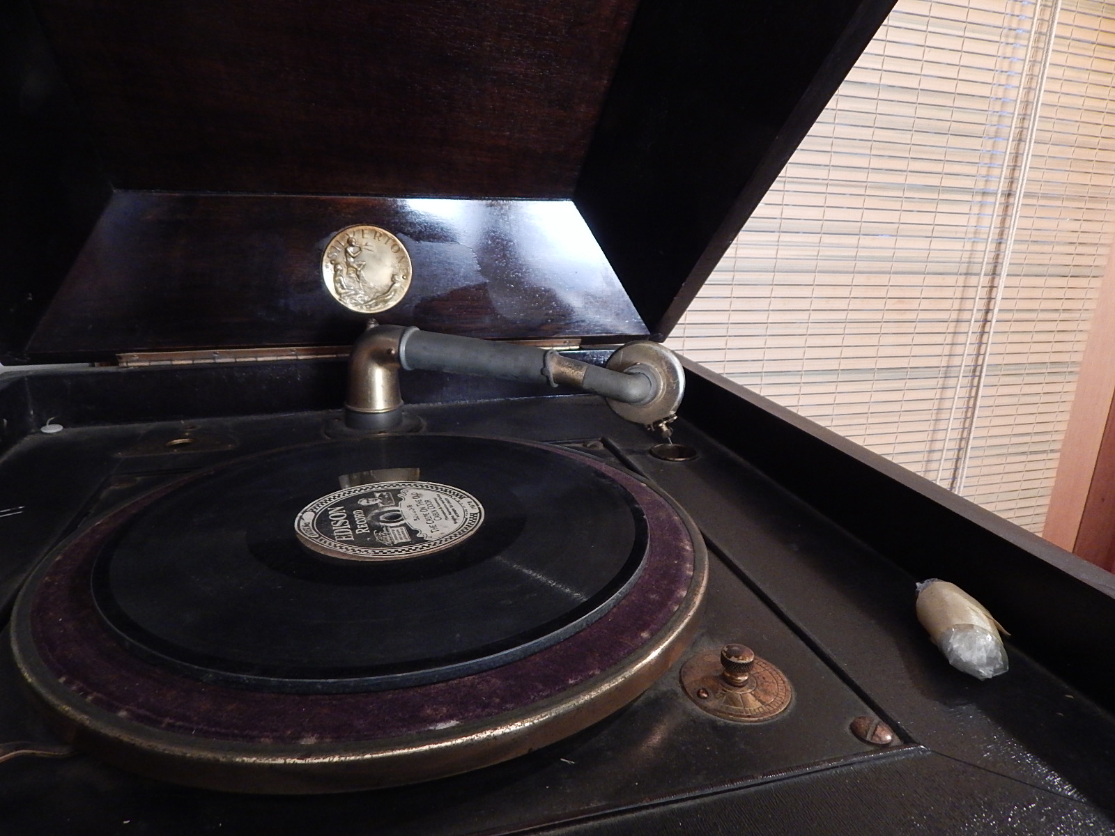 Antique Silvertone Victrola Phonograph