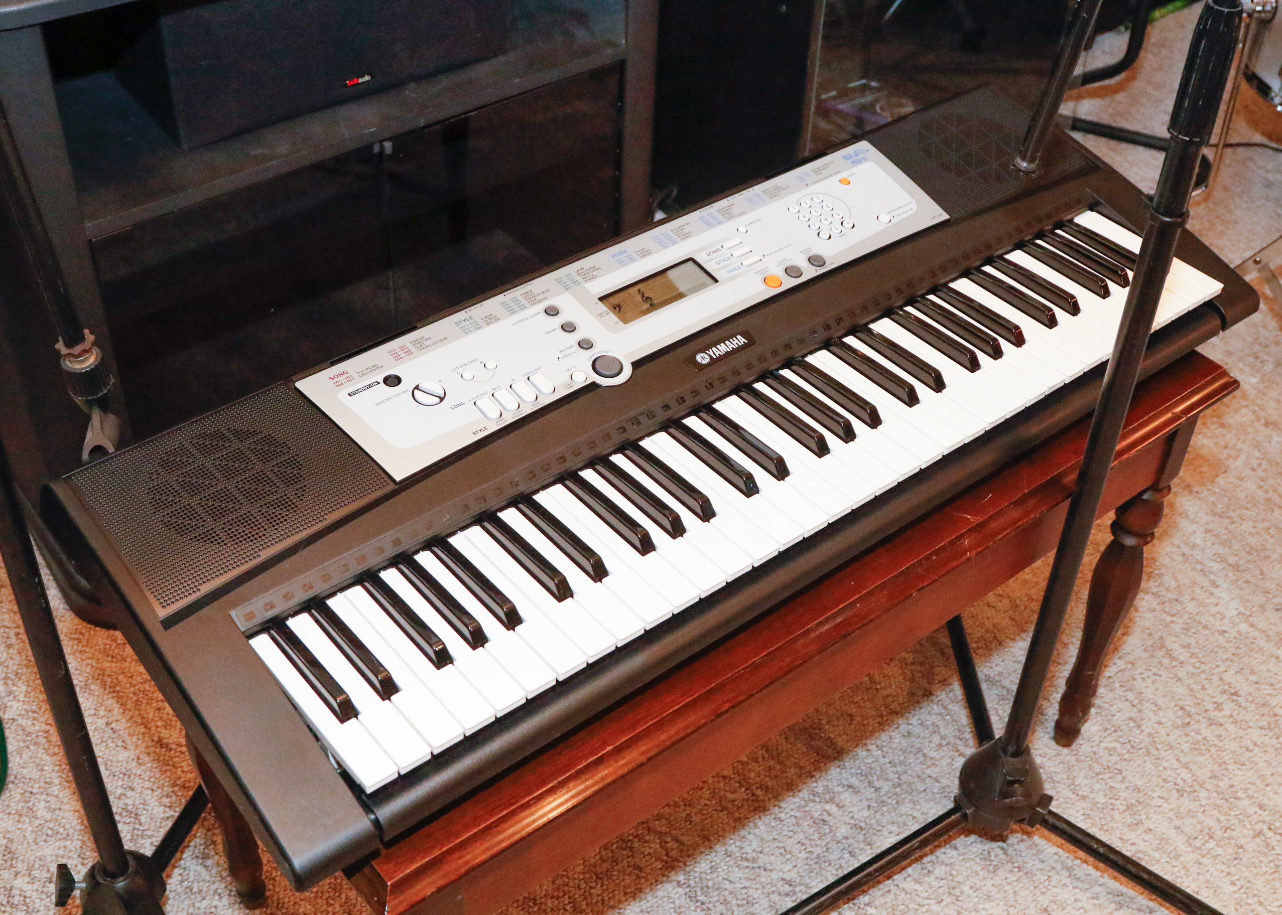 Yamaha Keyboard with Boom Stands