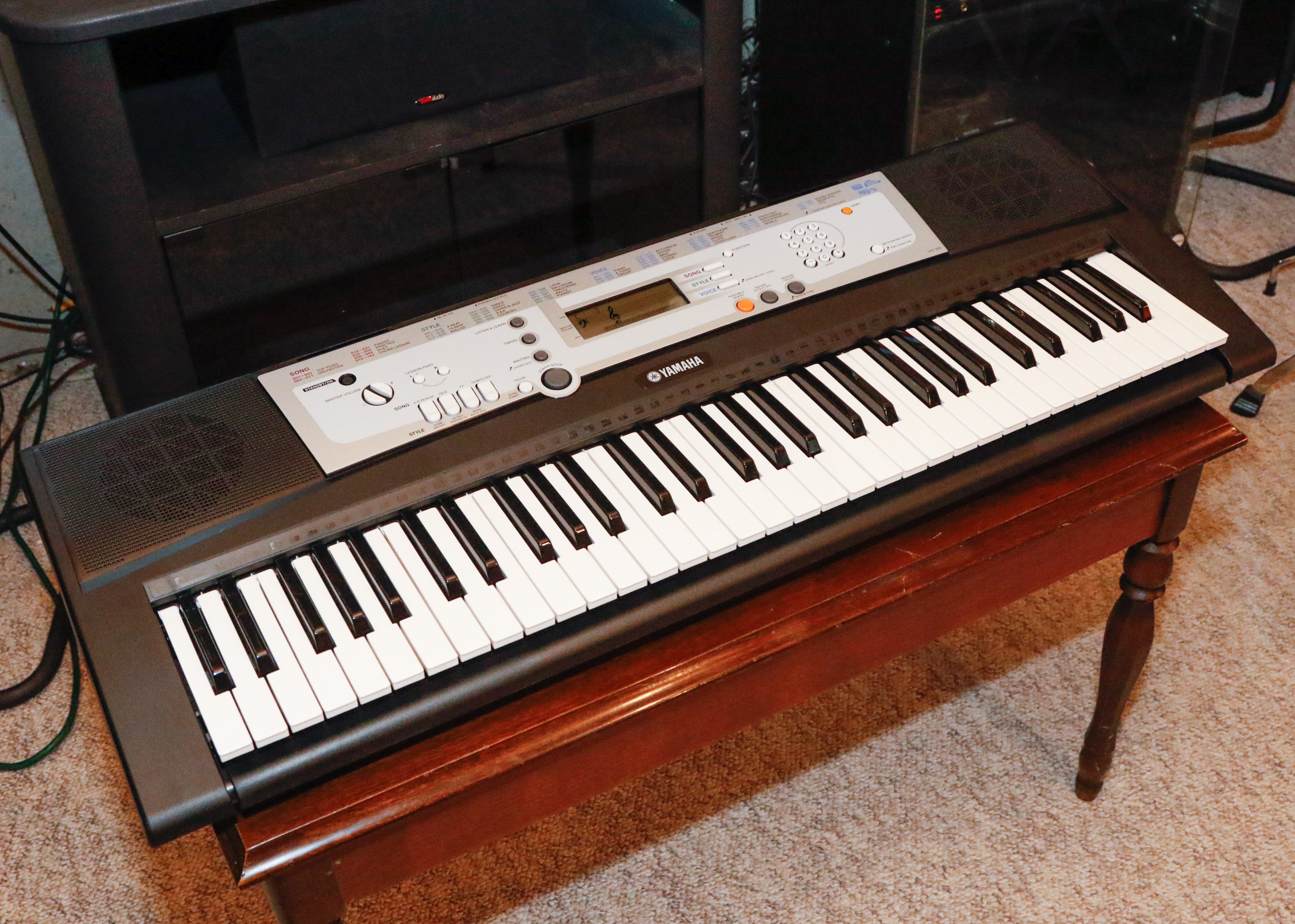 Yamaha Keyboard with Boom Stands