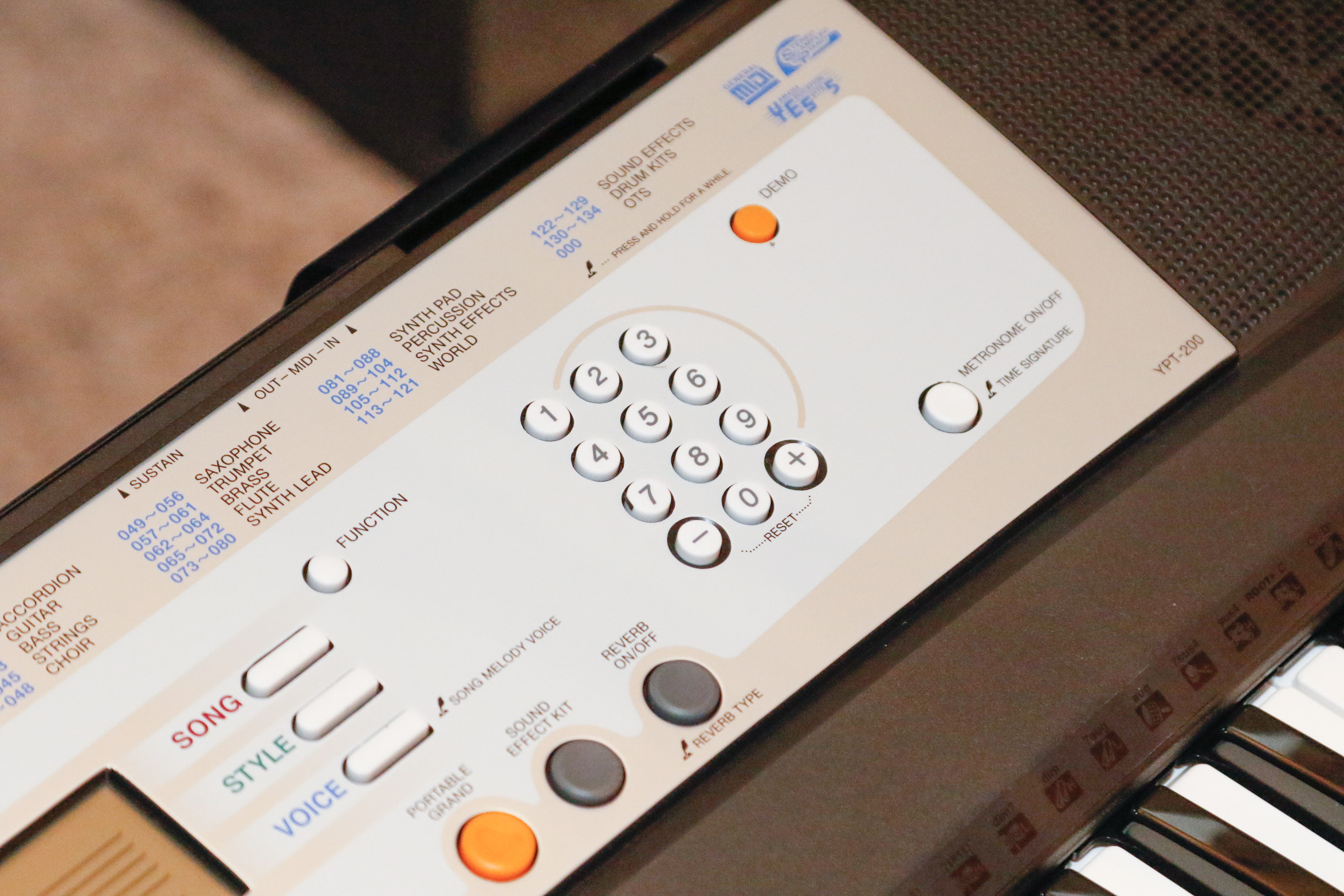 Yamaha Keyboard with Boom Stands