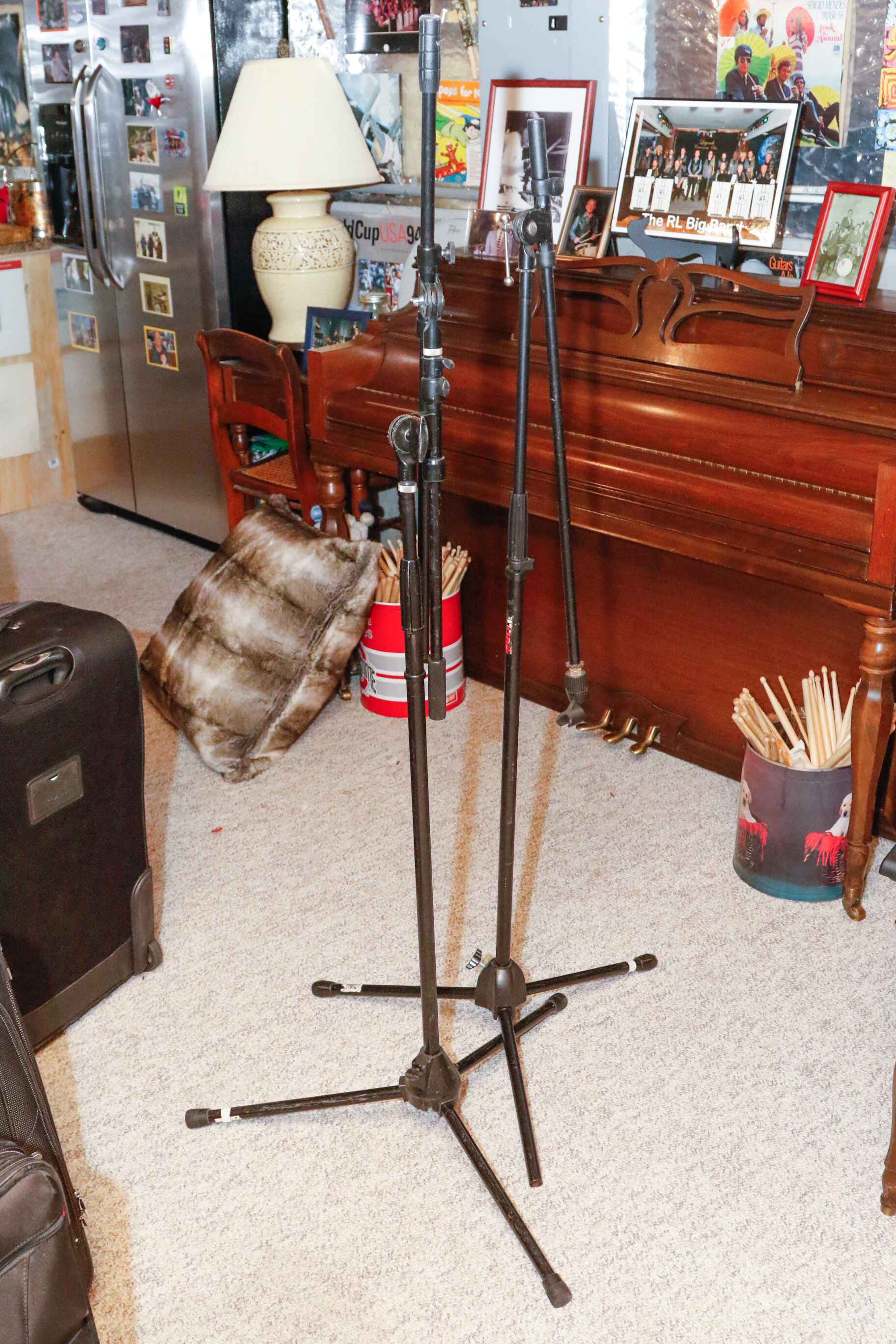Yamaha Keyboard with Boom Stands