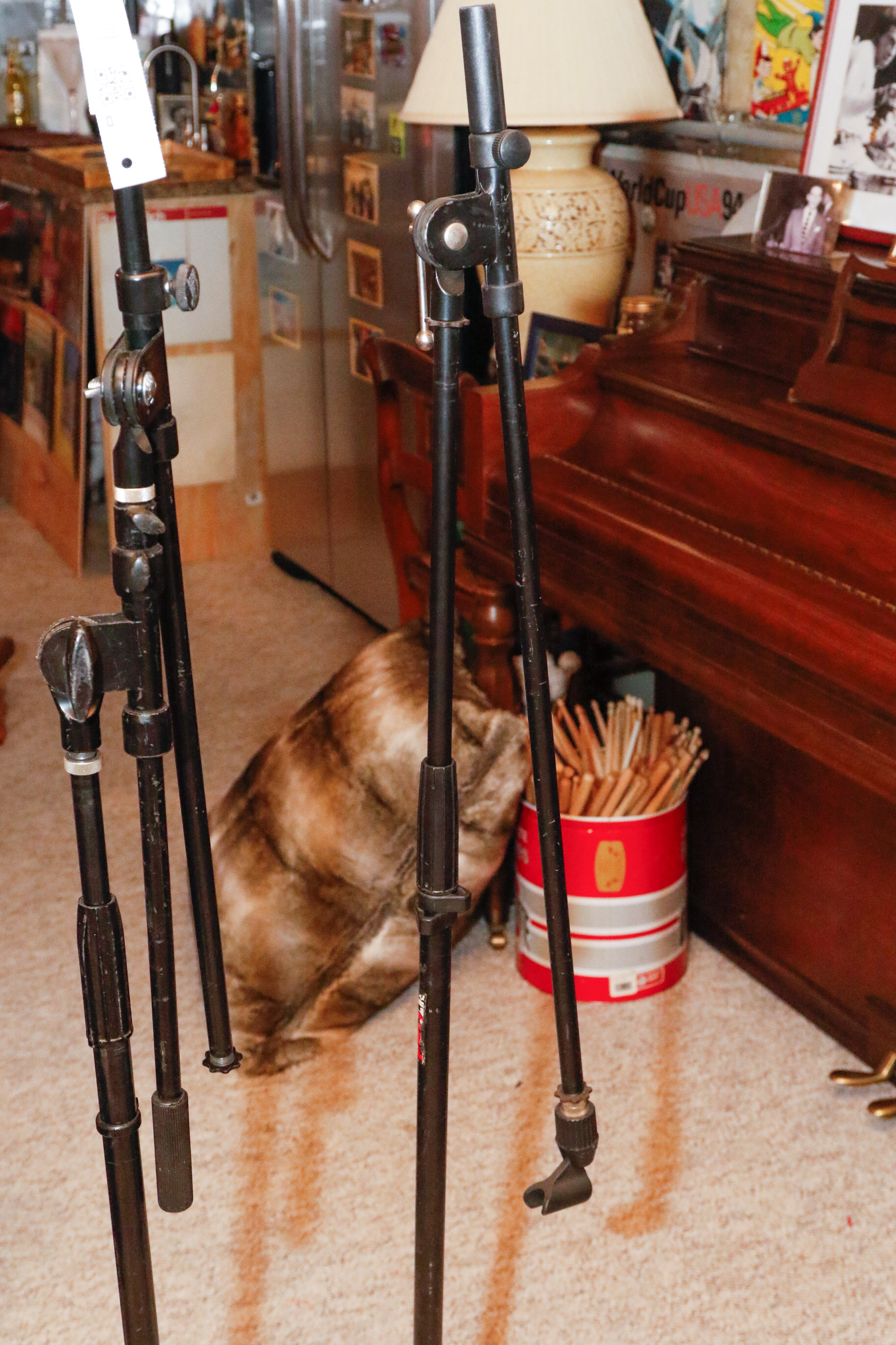 Yamaha Keyboard with Boom Stands