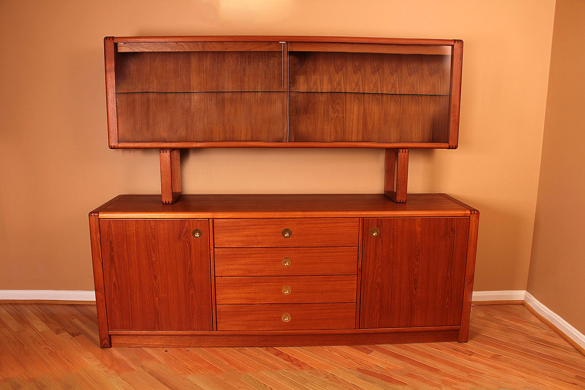 Contemporary Modern Poplar China Cabinet