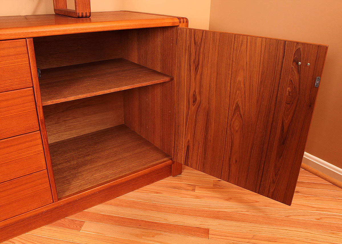 Contemporary Modern Poplar China Cabinet