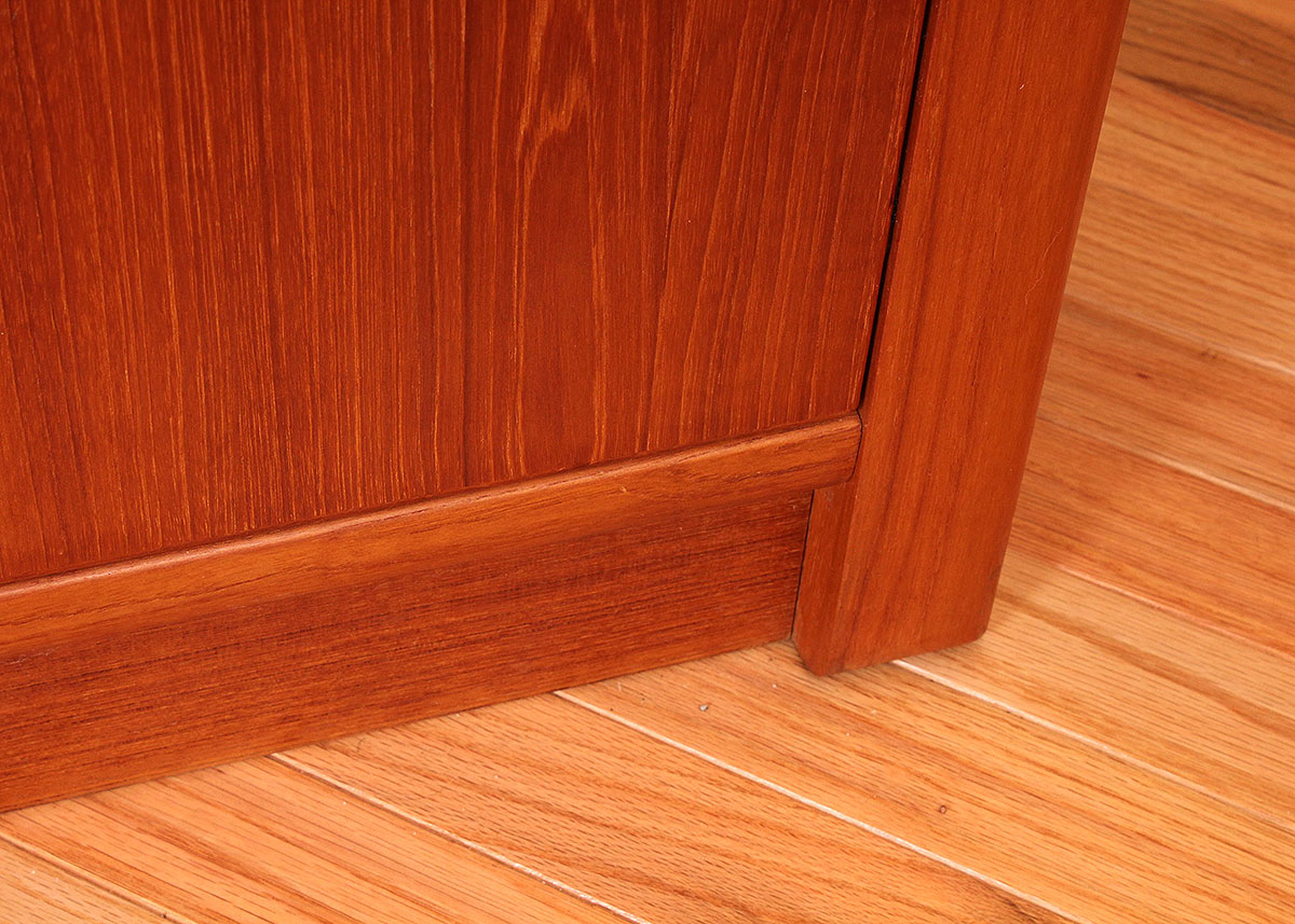 Contemporary Modern Poplar China Cabinet