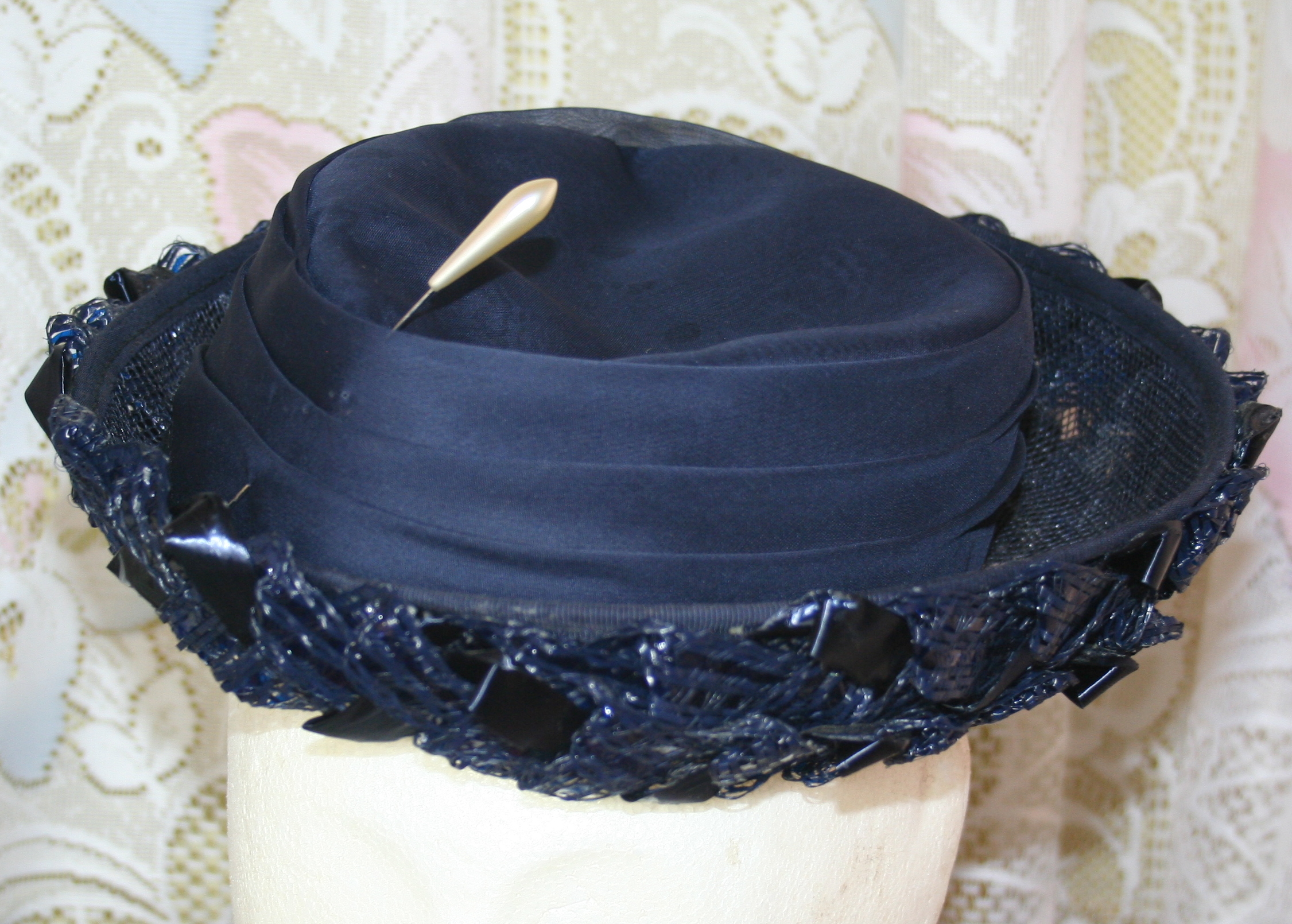 Women's Vintage Hats and Hat Boxes
