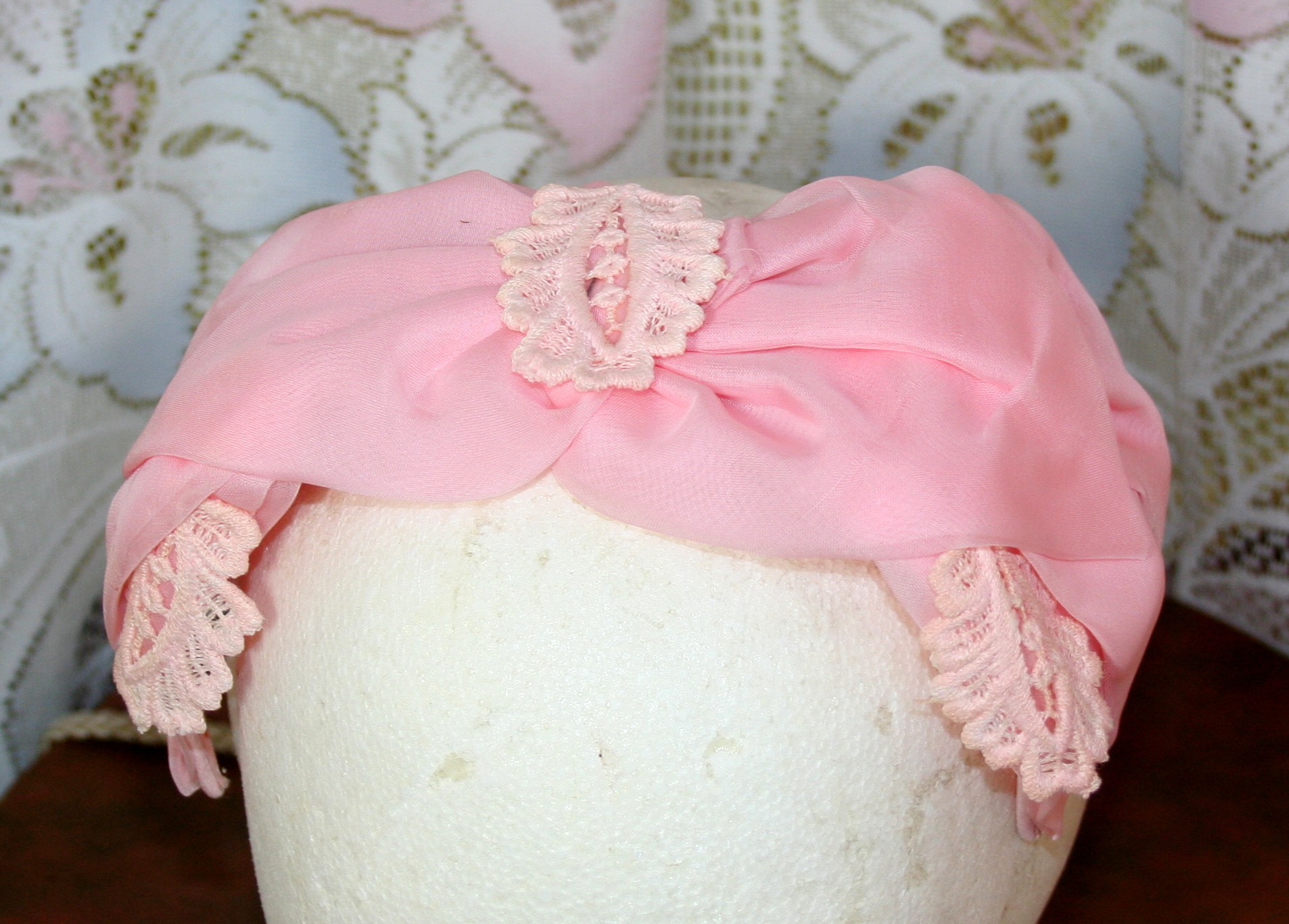 Women's Vintage Hats and Hat Boxes