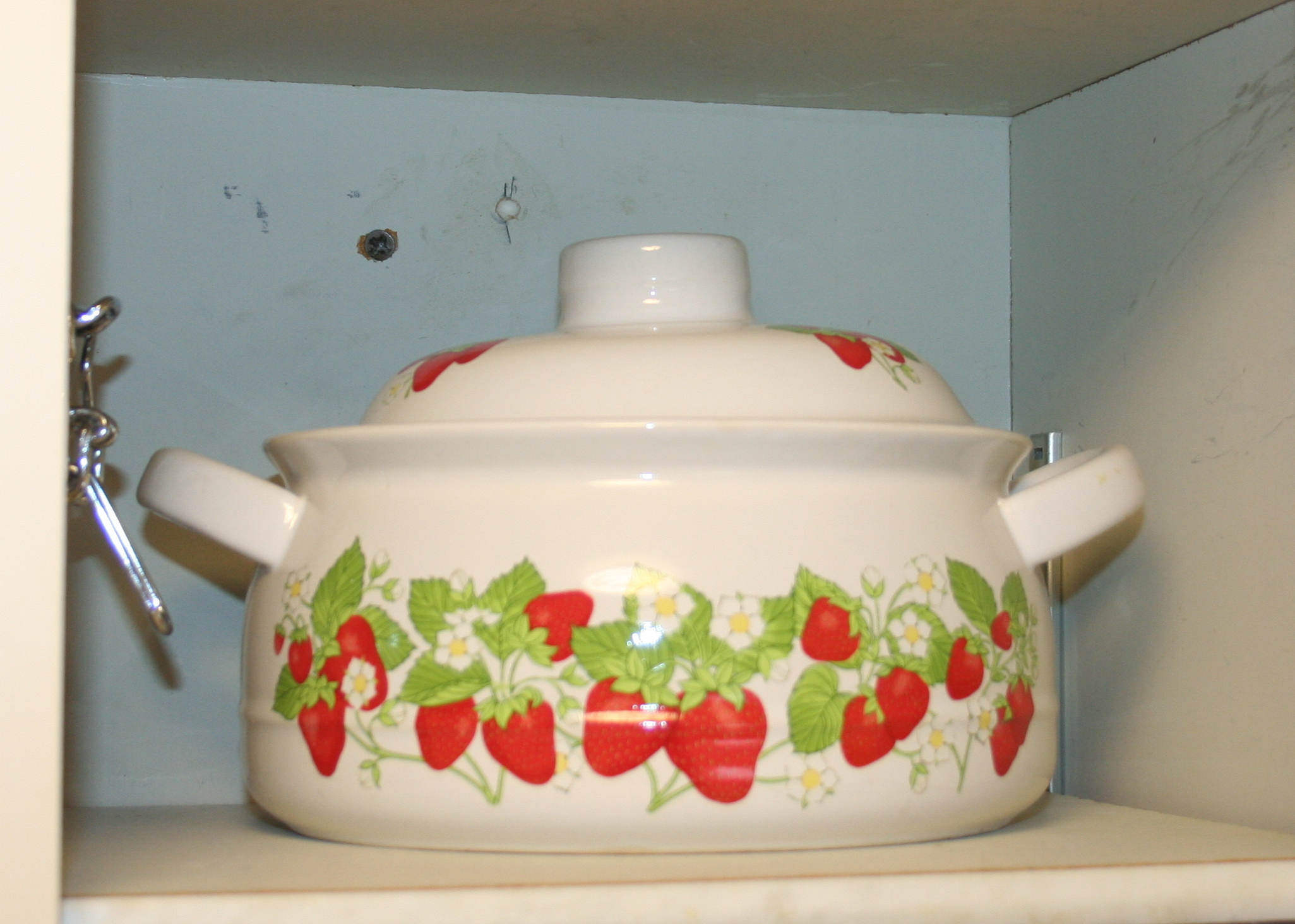 Strawberry-Themed Kitchenalia