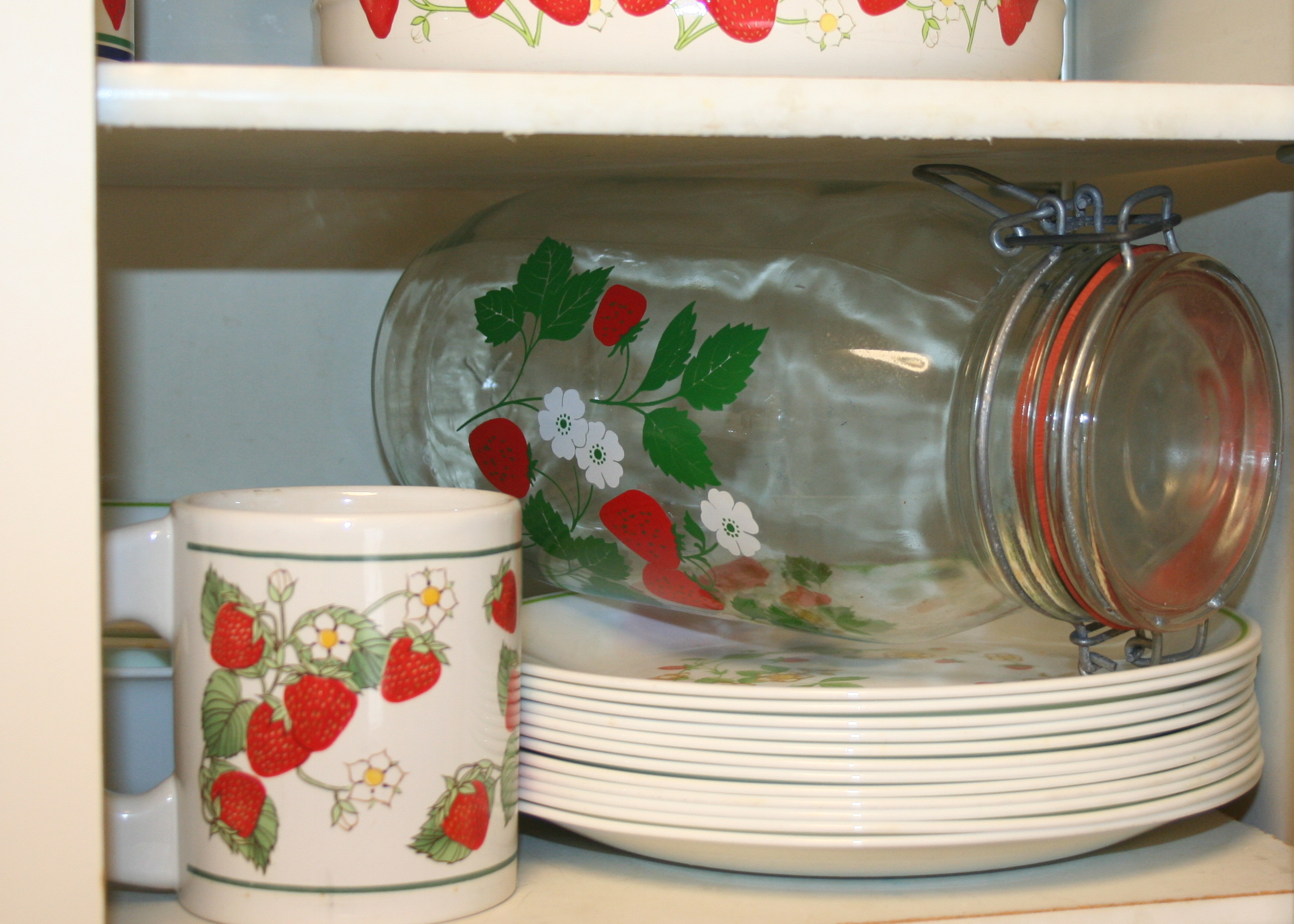 Strawberry-Themed Kitchenalia