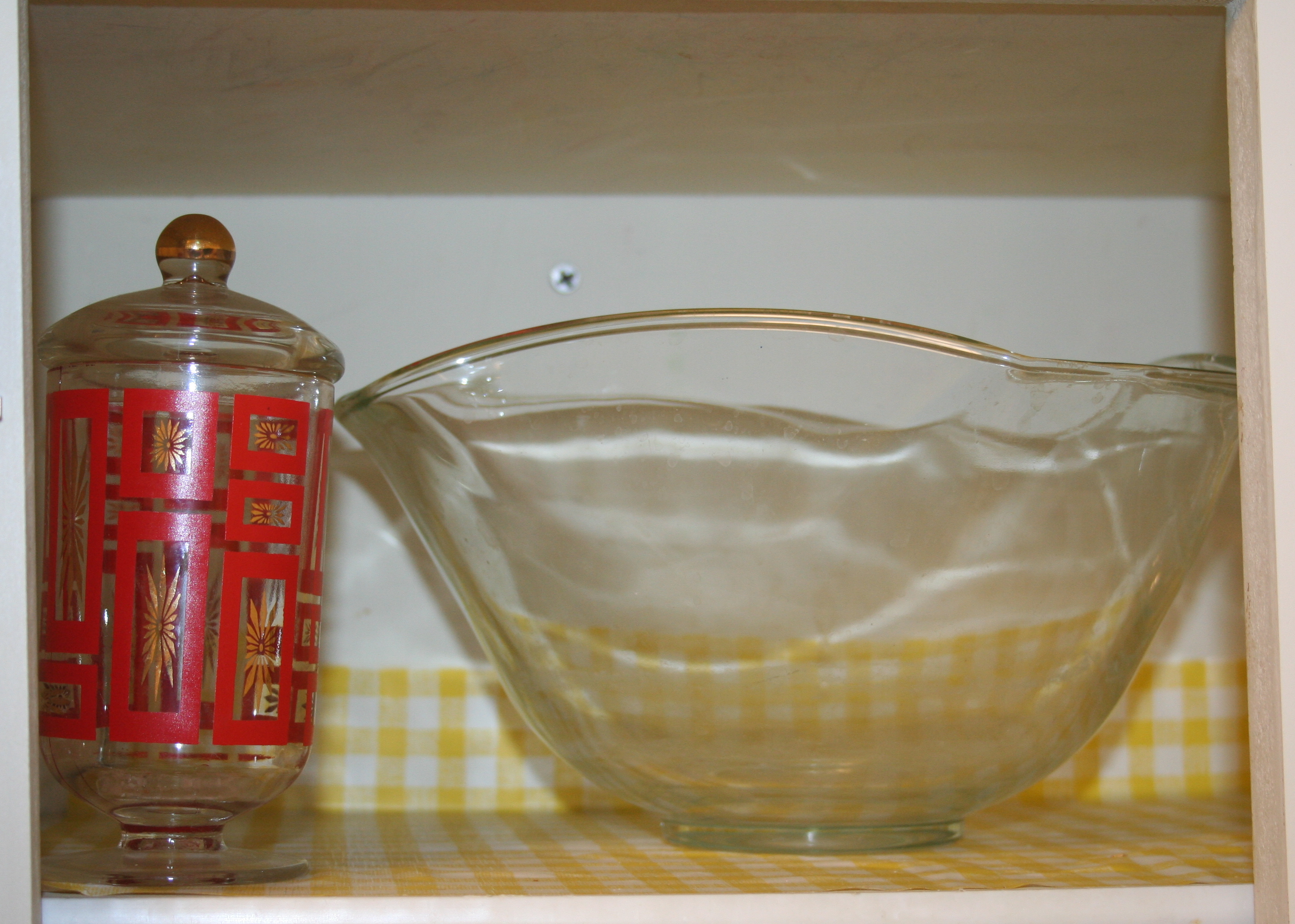 Assortment of Kitchen Items