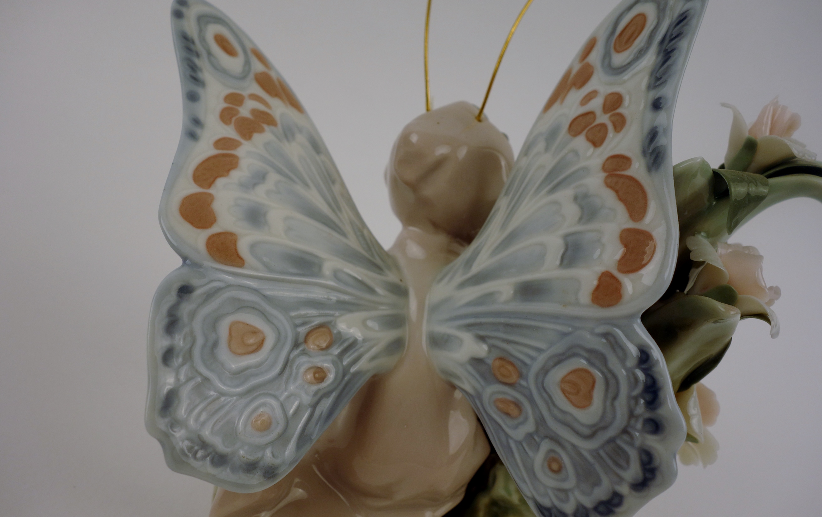 Lladro #5853 "Floral Admiration" Figurine