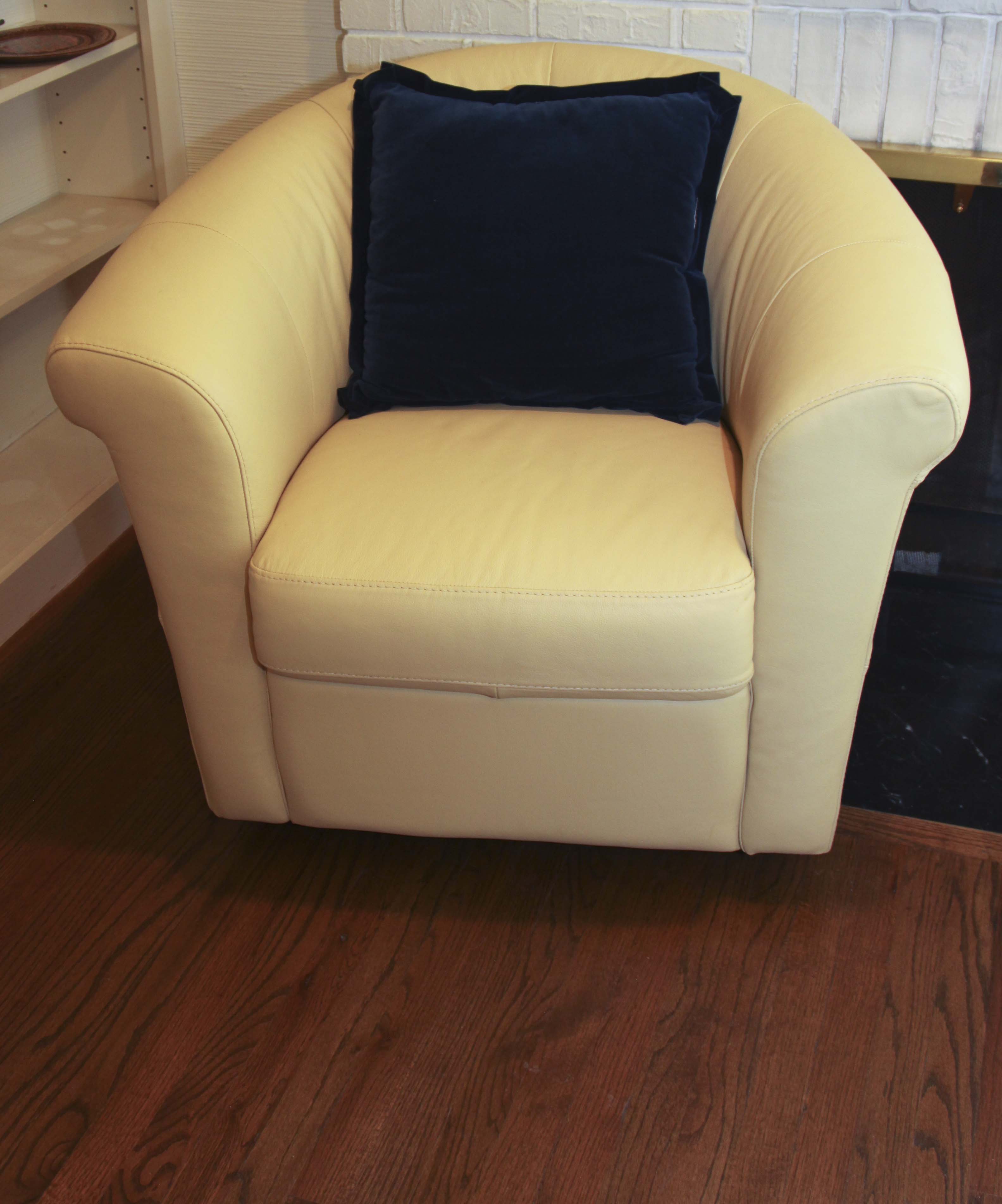 Italsofa Buttercup Yellow Leather Swivel Chair EBTH