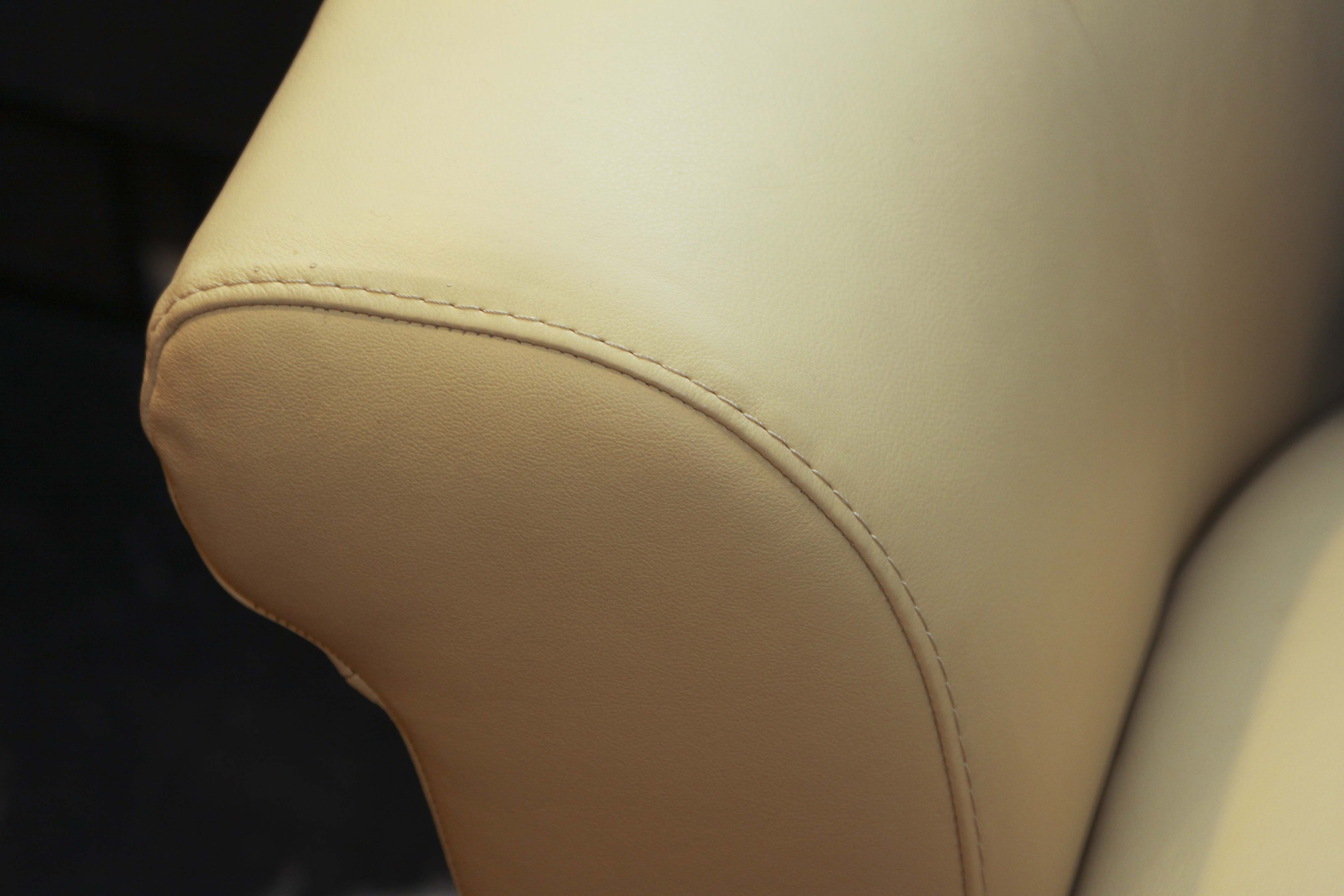 Italsofa Buttercup Yellow Leather Swivel Chair