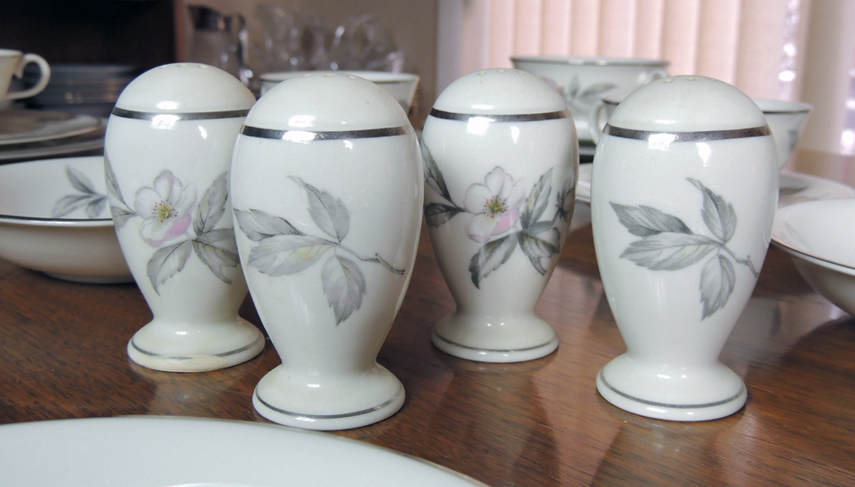 Ancestral "Spring Glory" Floral China Dinnerware Service for Ten