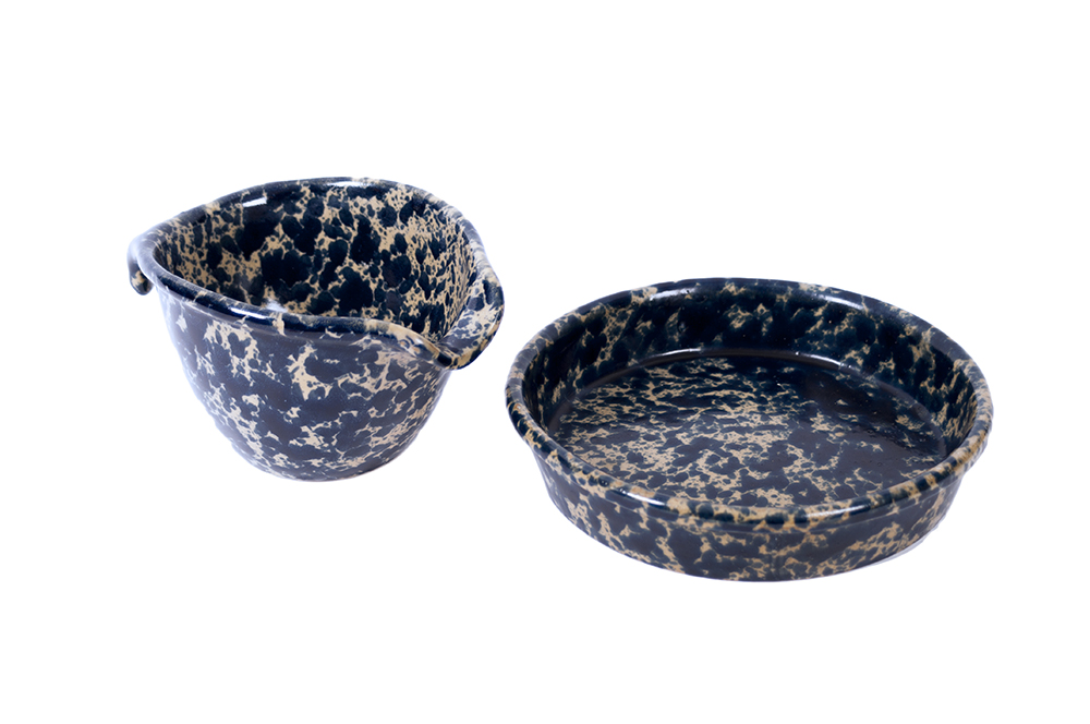 Bennington Potters Round Baker and Batter Bowl