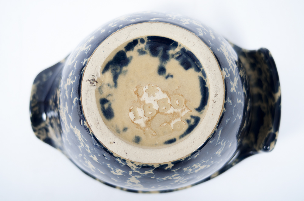 Bennington Potters Round Baker and Batter Bowl