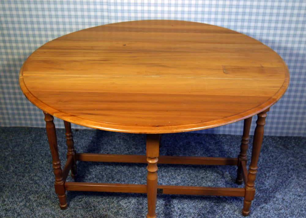 Maple Double Drop Leaf Gateleg Table