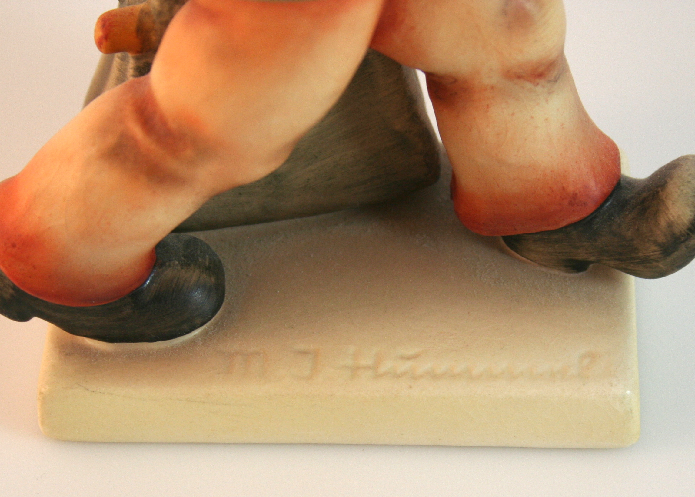 M. I. Hummel Figurine "Merry Wanderer"