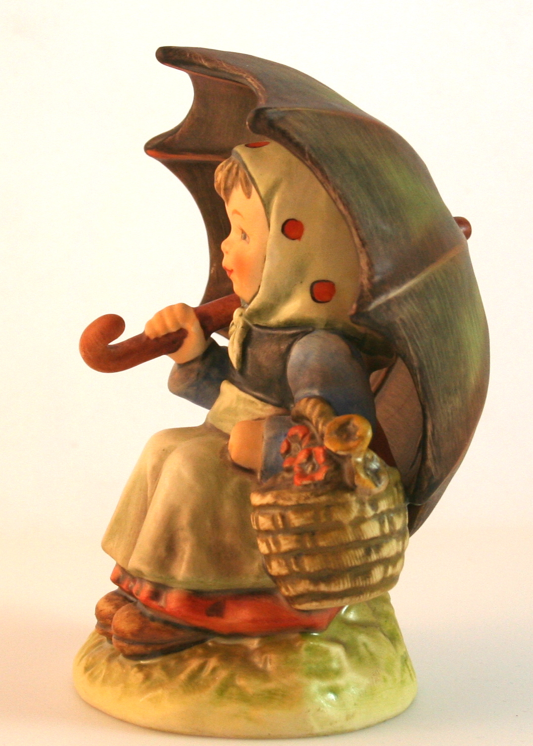 Pair of Hummel Figurines "Birthday Candle" and "Smiling Through"