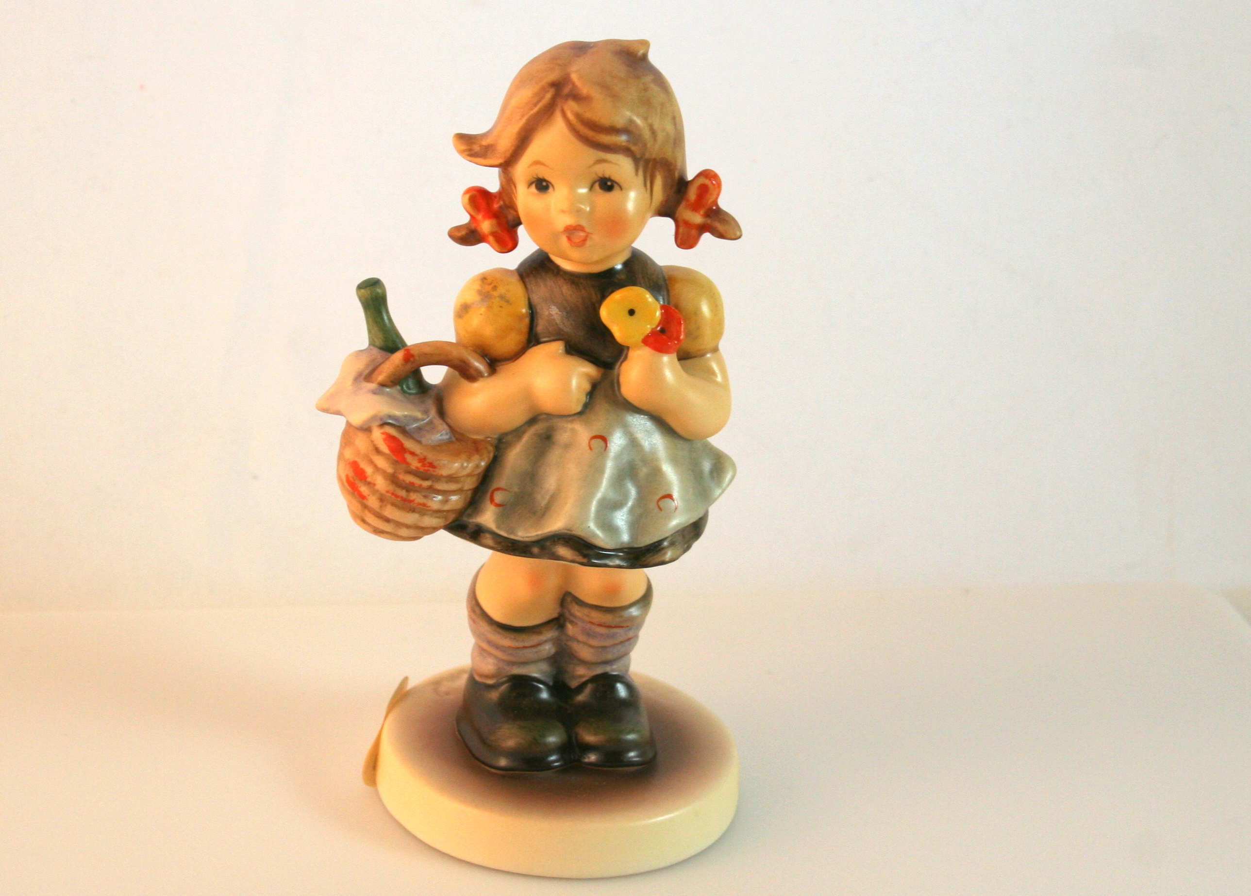 Special Edition M. I. Hummel Figurine "Little Visitor"