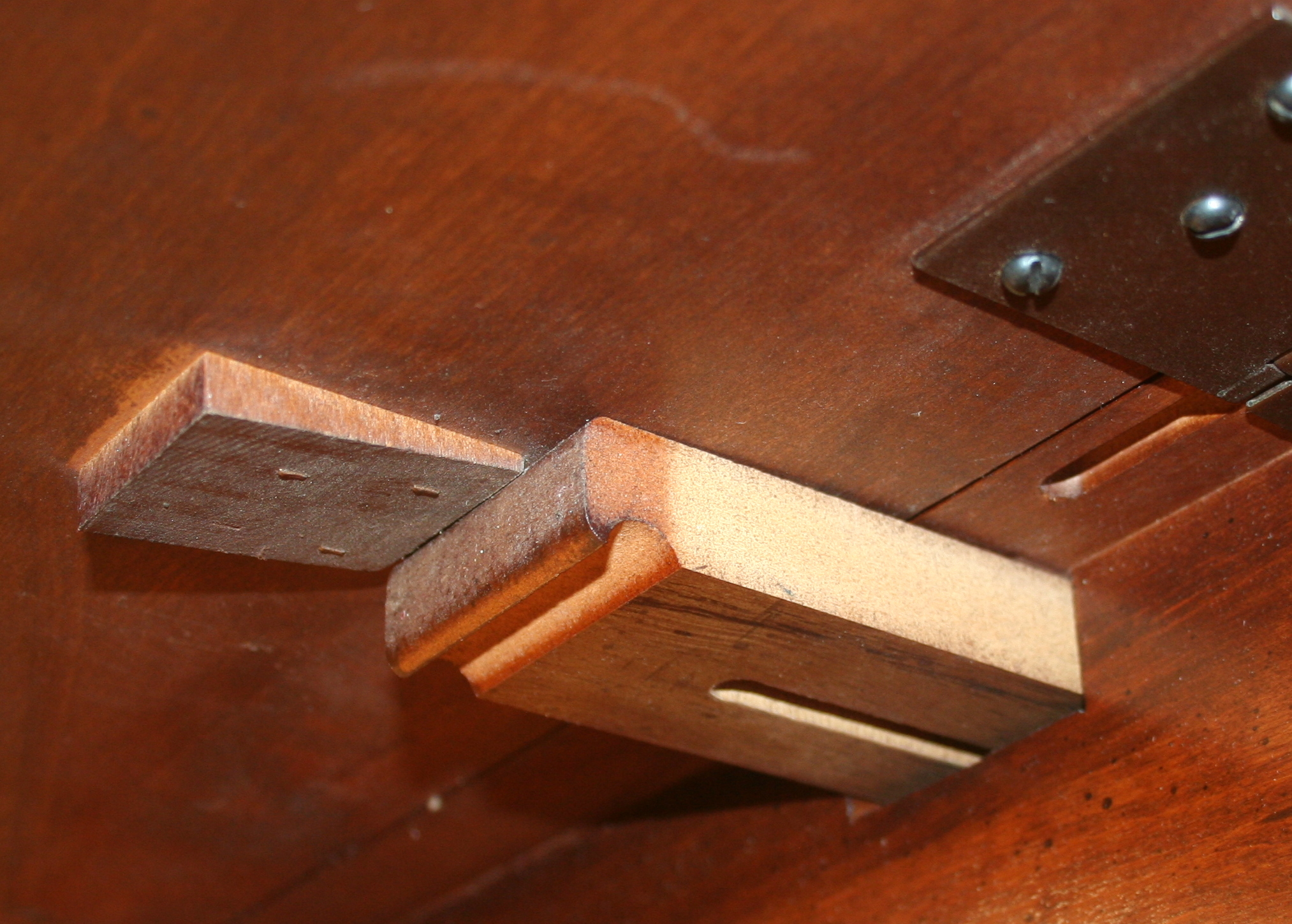 Queen Anne Style Cherry Drop-Leaf Coffee Table