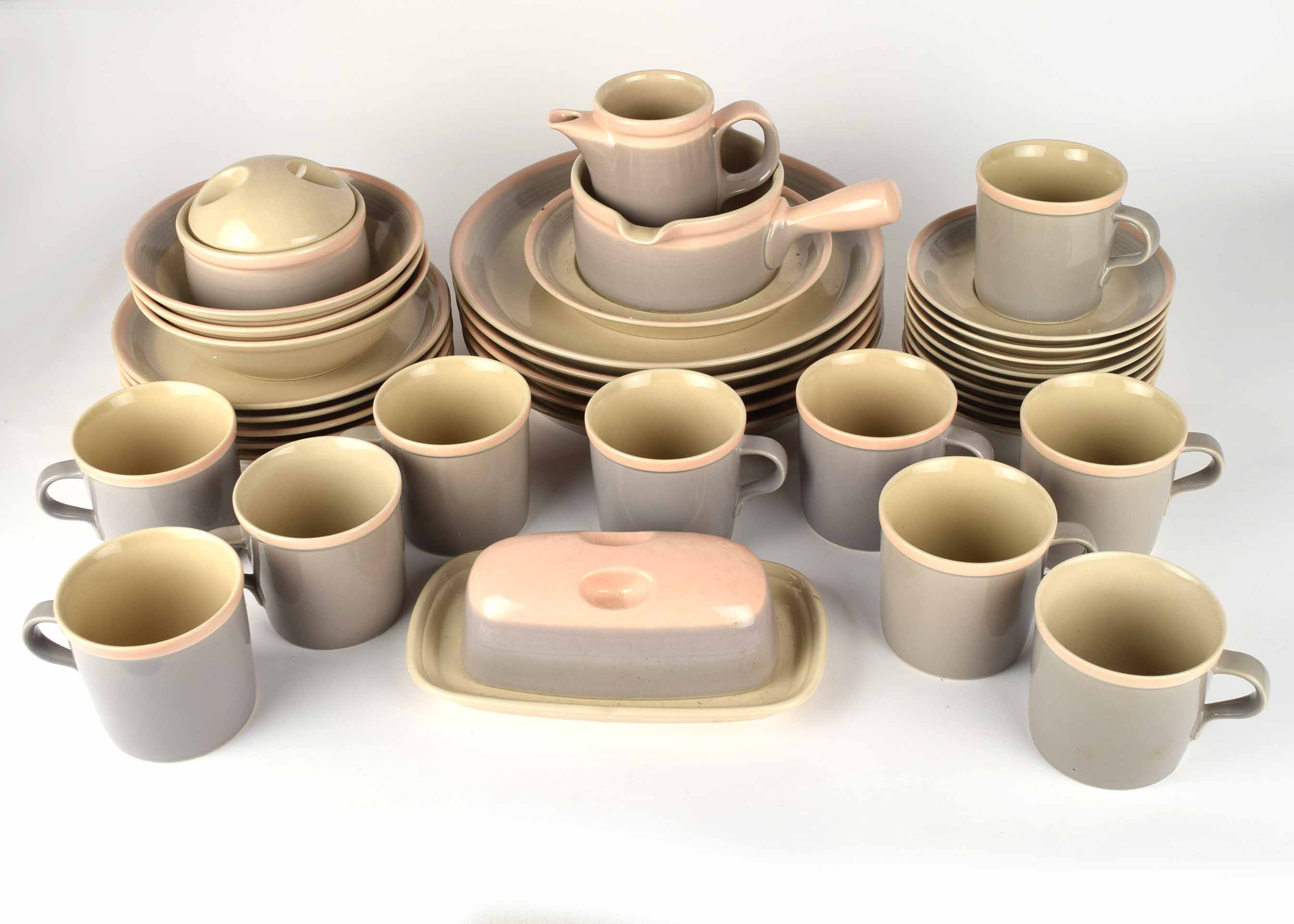 Mikasa Discovery "Aruba" Dinnerware Set