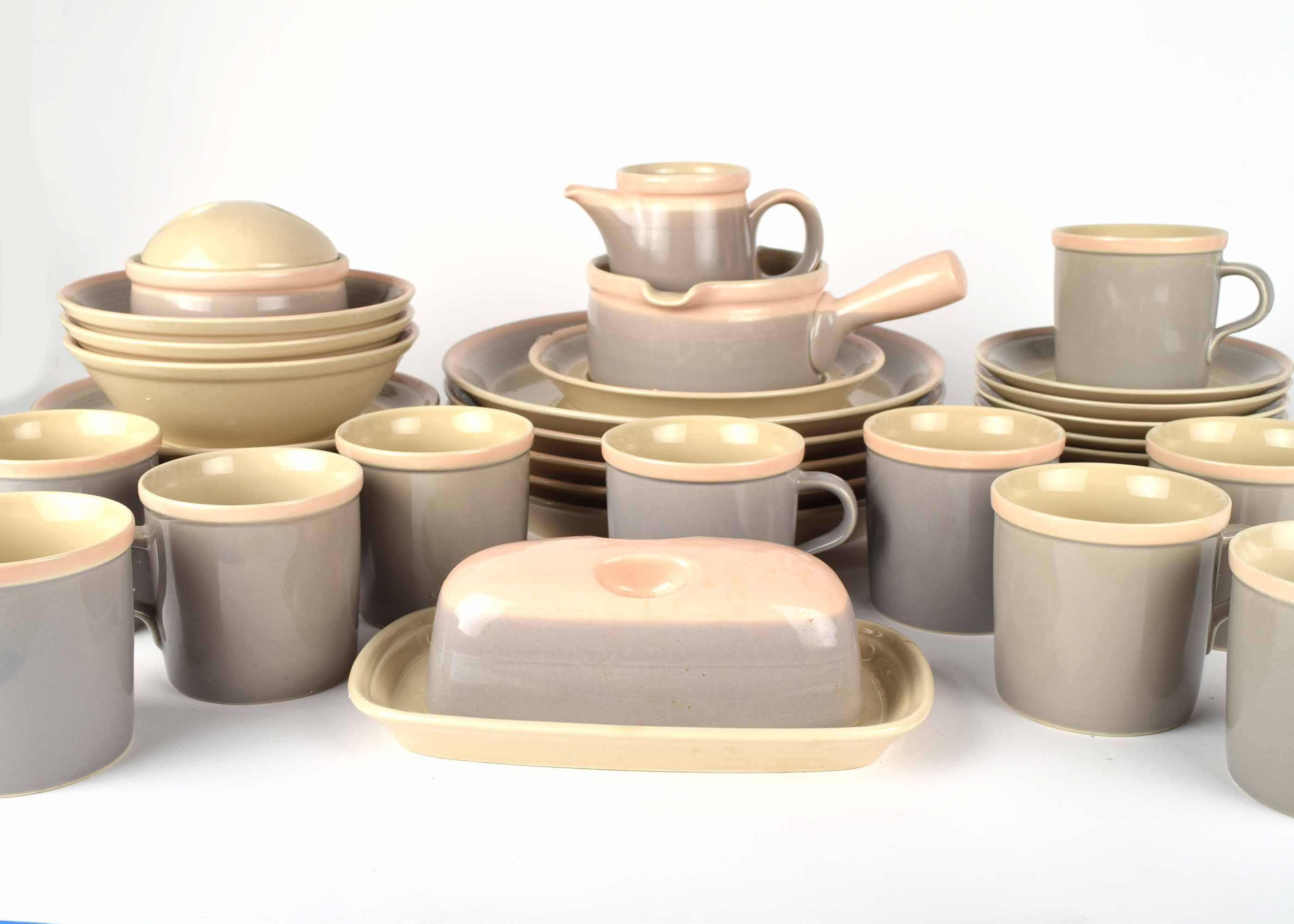 Mikasa Discovery "Aruba" Dinnerware Set