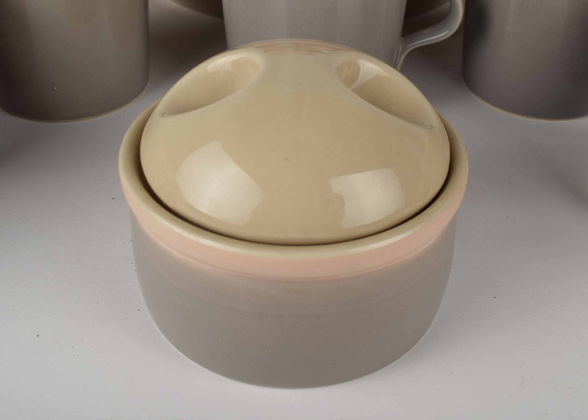 Mikasa Discovery "Aruba" Dinnerware Set