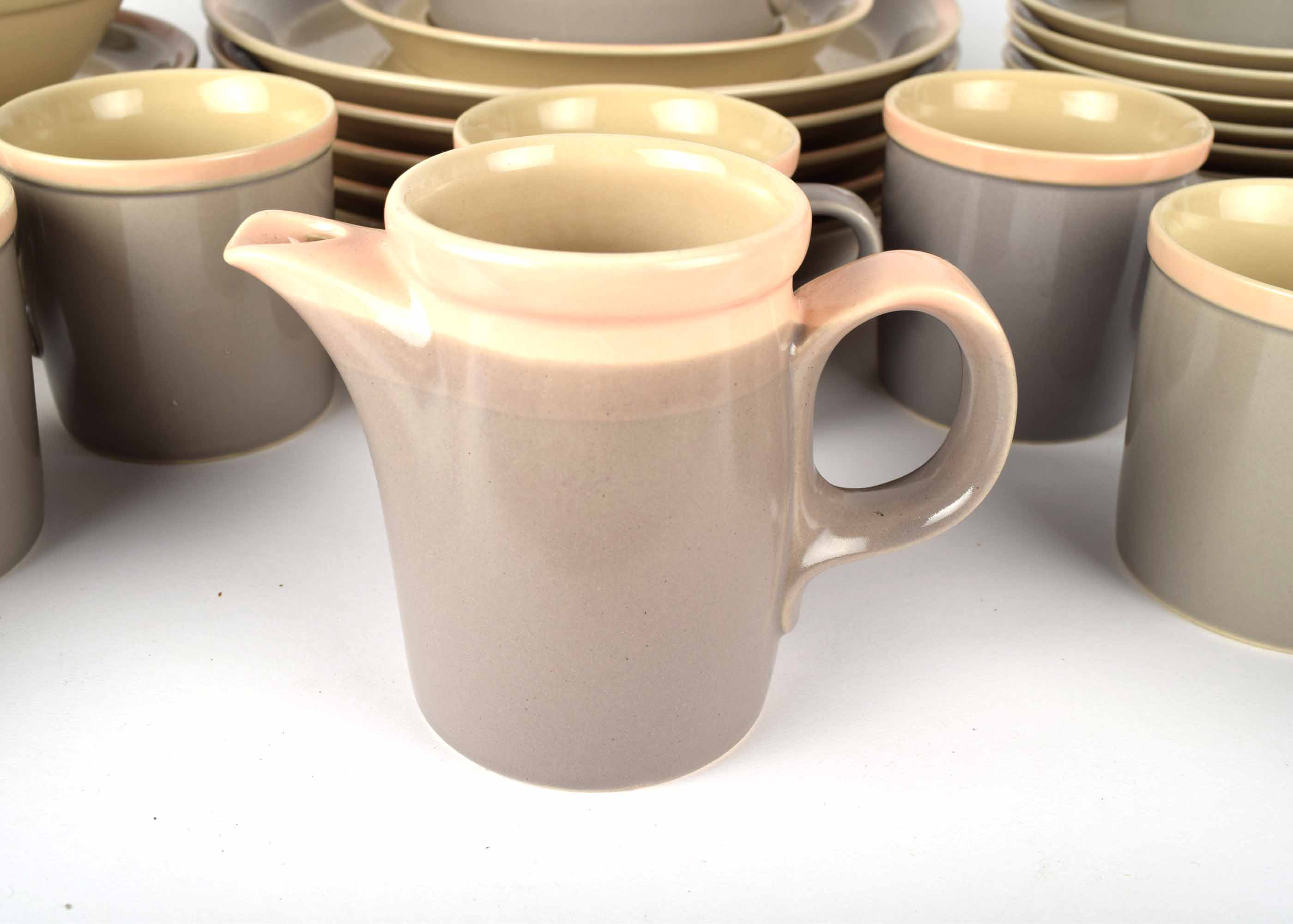 Mikasa Discovery "Aruba" Dinnerware Set