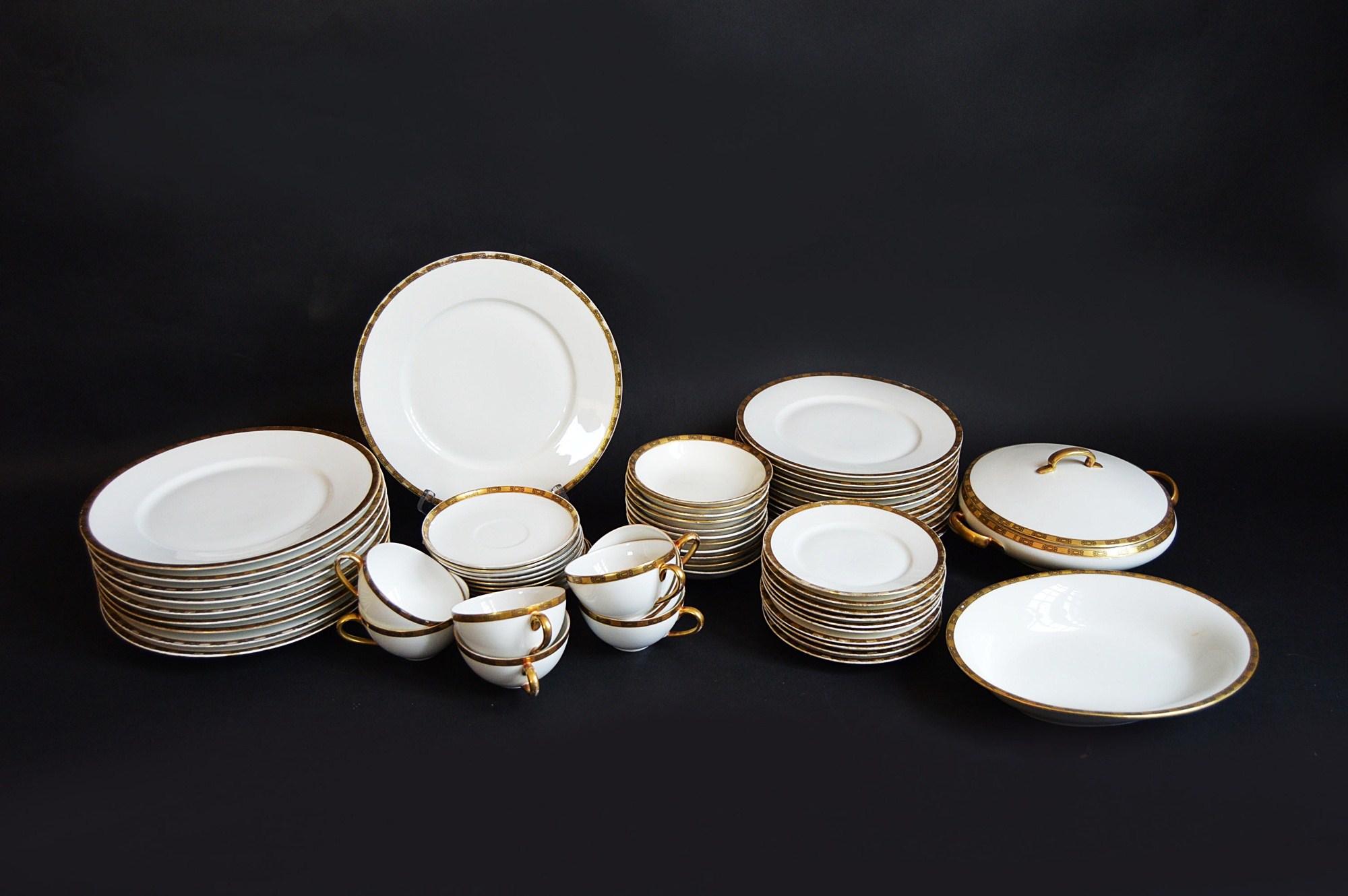 Vintage Hutschenreuther Selb Bavarian 10-Place China Dinnerware