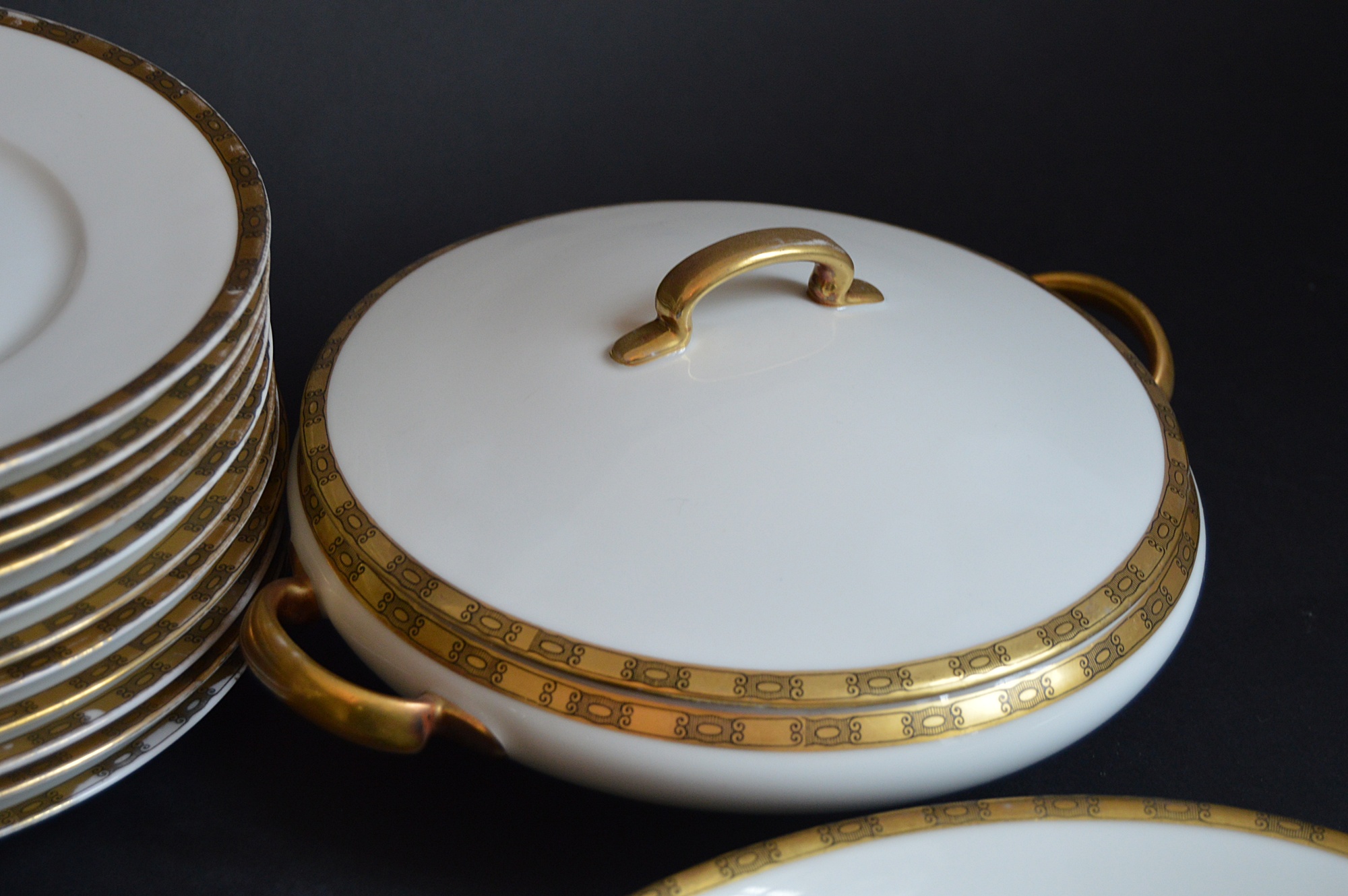 Vintage Hutschenreuther Selb Bavarian 10-Place China Dinnerware