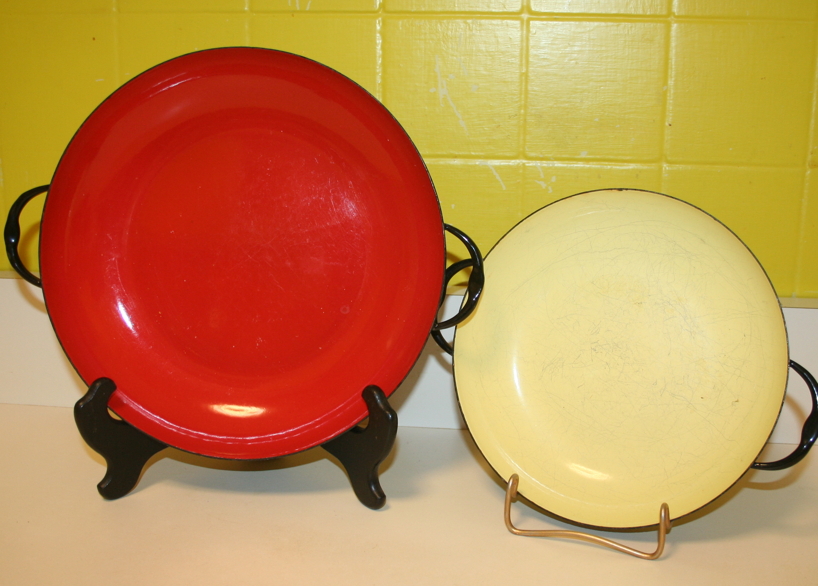 Caravelle Sizzling Servers and Red Enamelware
