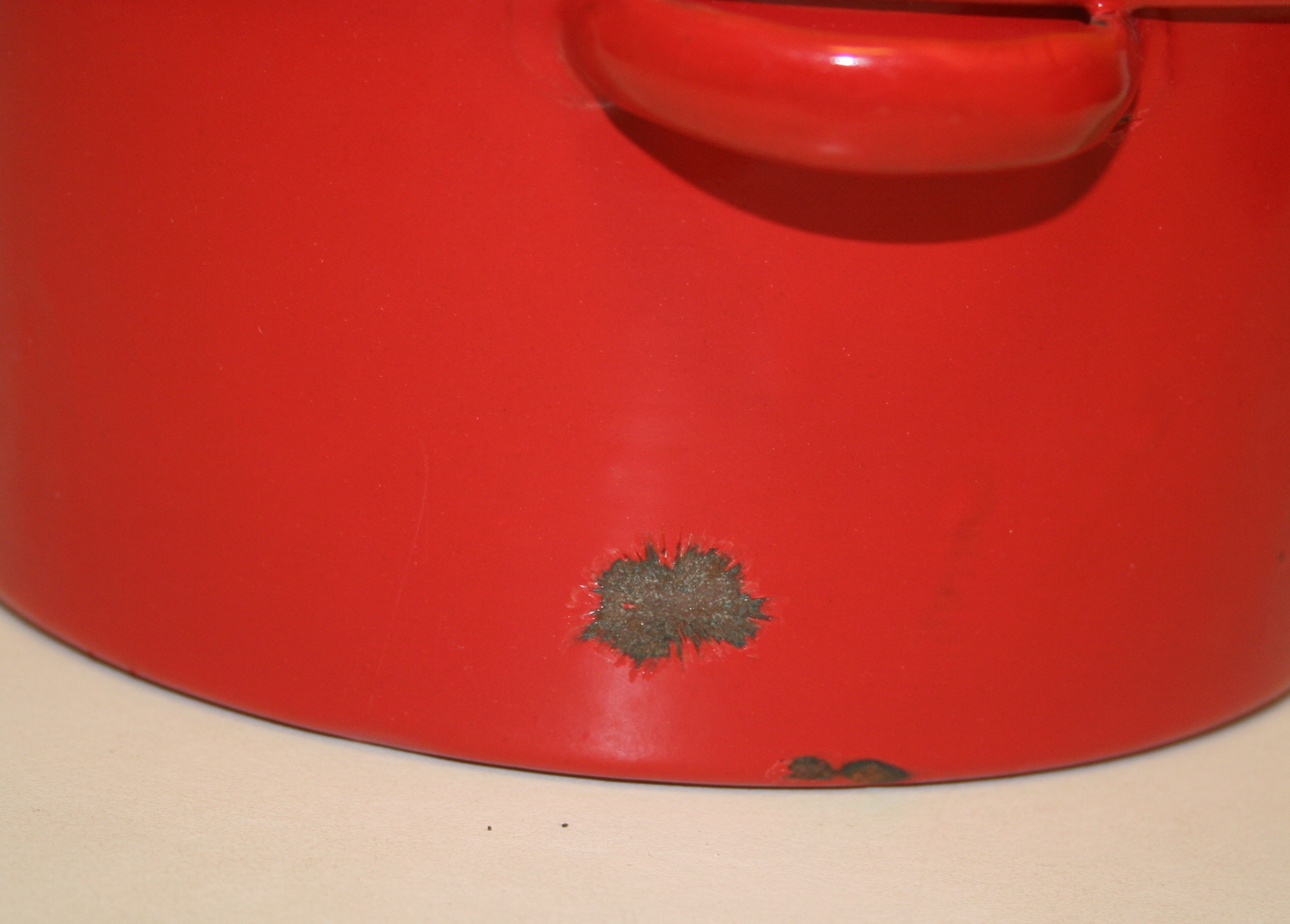 Caravelle Sizzling Servers and Red Enamelware