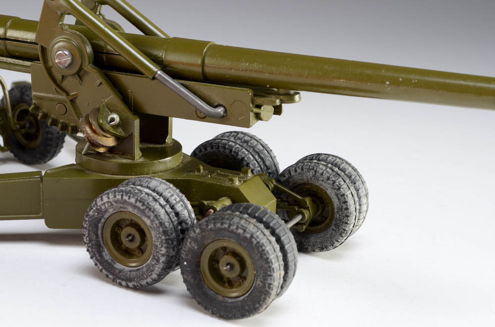 Britain's Die-Cast Model 155MM Gun
