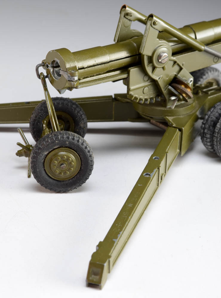 Britain's Die-Cast Model 155MM Gun
