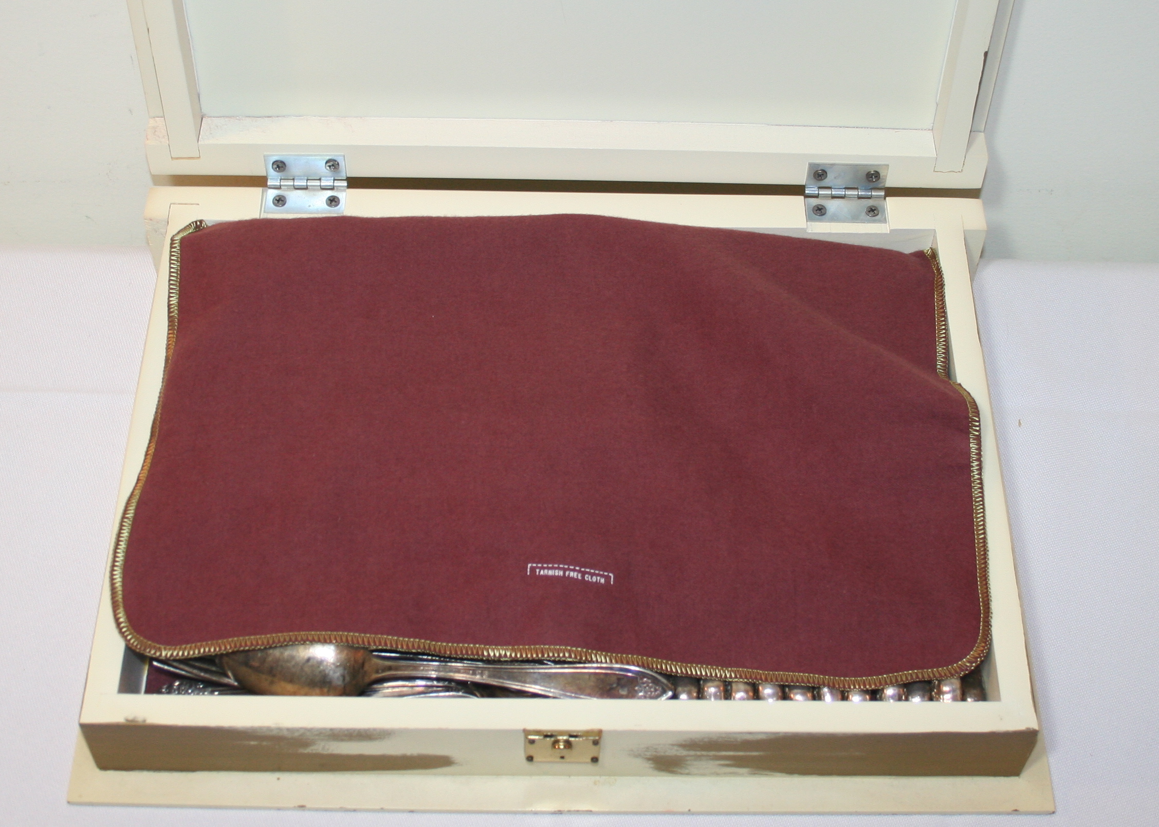 Rogers "Plantation" Silverplate Flatware in Painted Wood Case