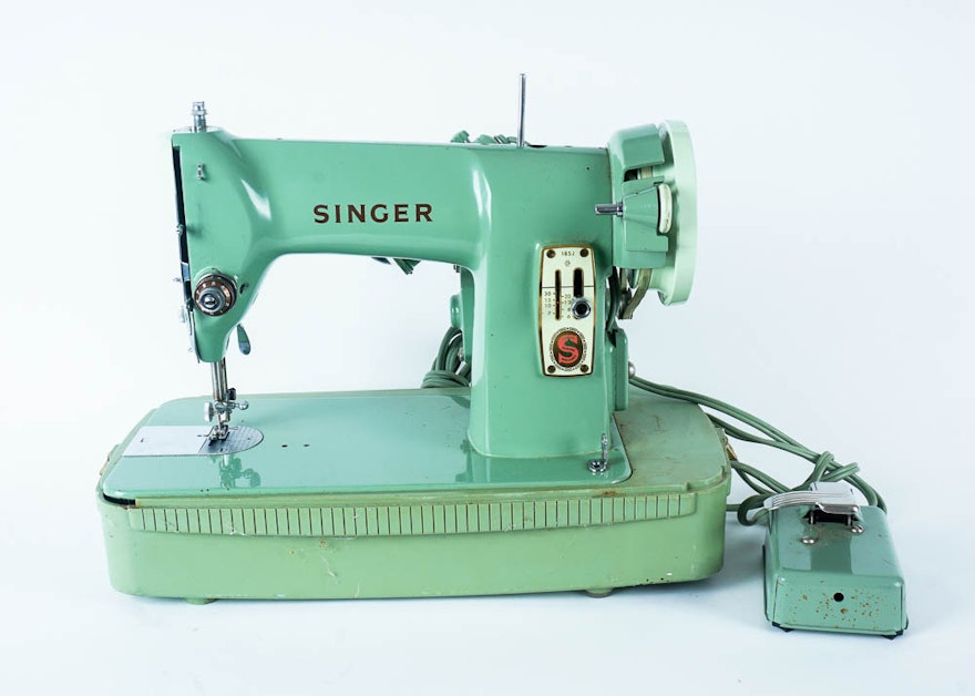 Vintage Singer RF J8-8 Electric Portable Sewing Machine